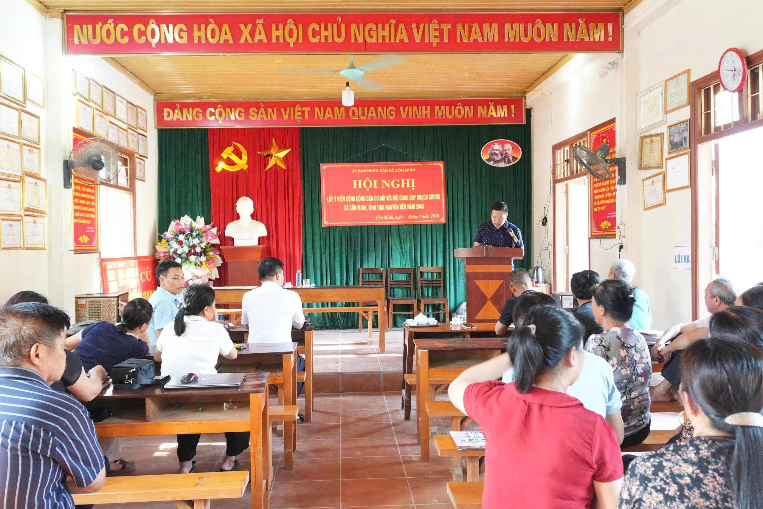 Anh-tin-bai