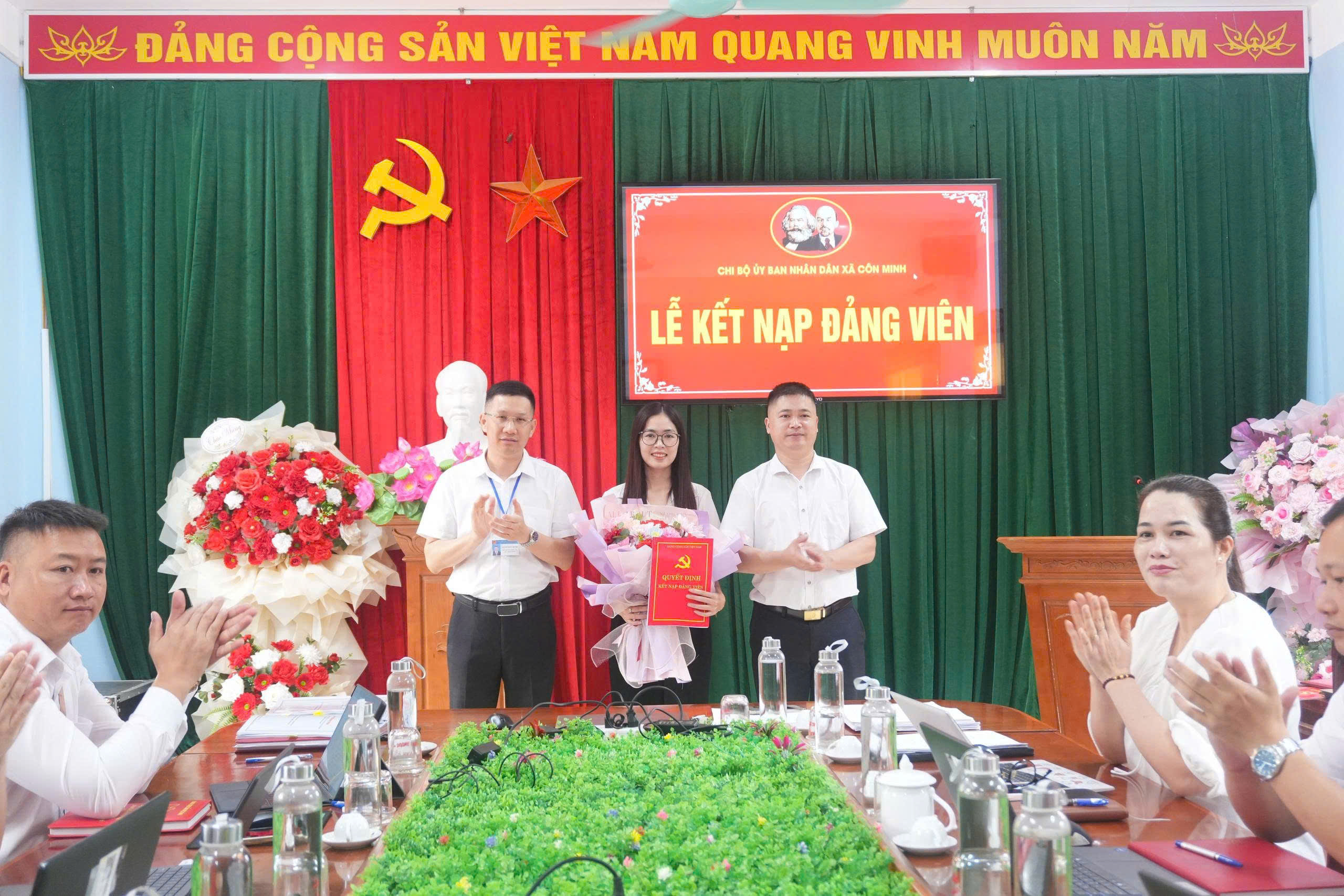 Anh-tin-bai