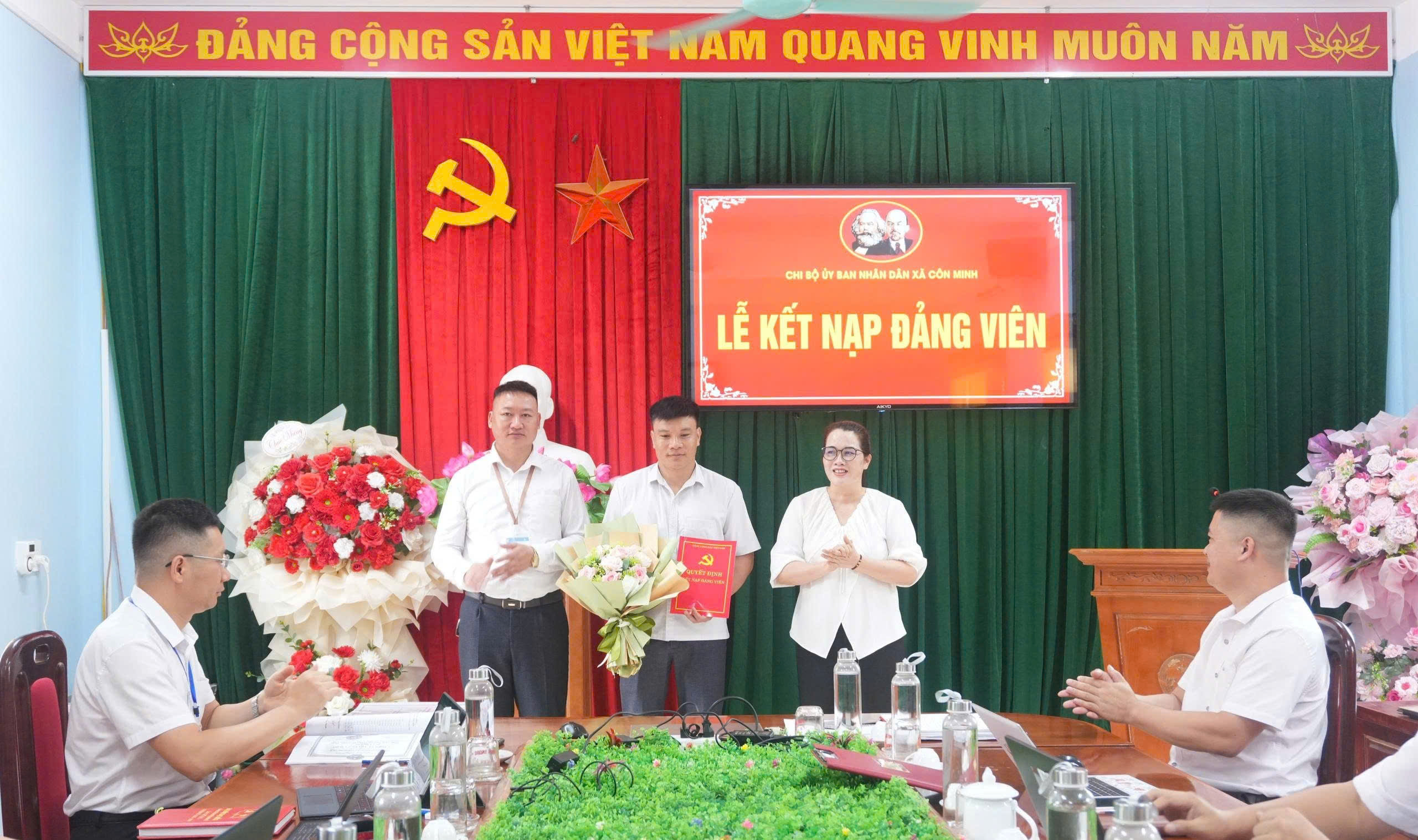 Anh-tin-bai