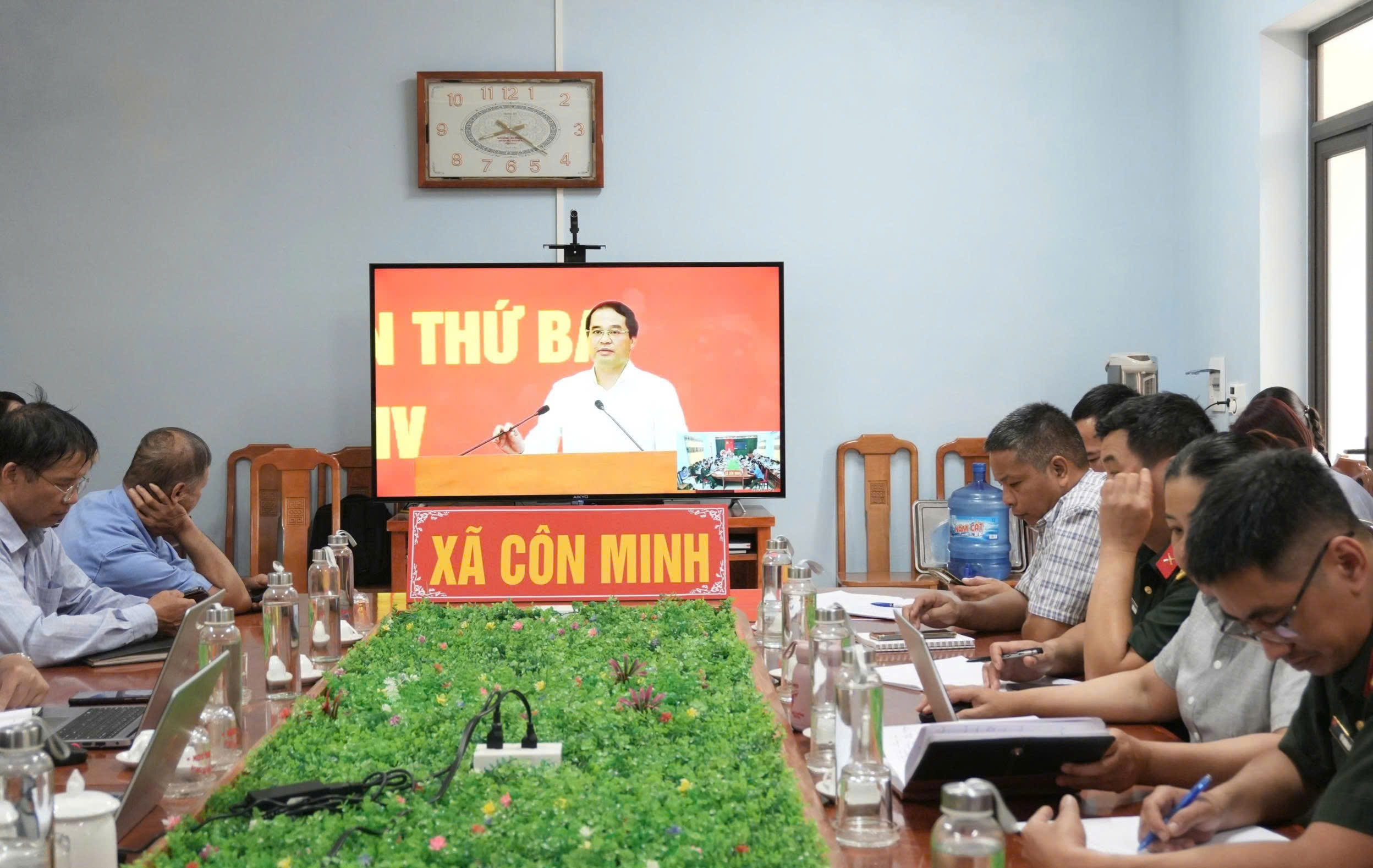 Anh-tin-bai