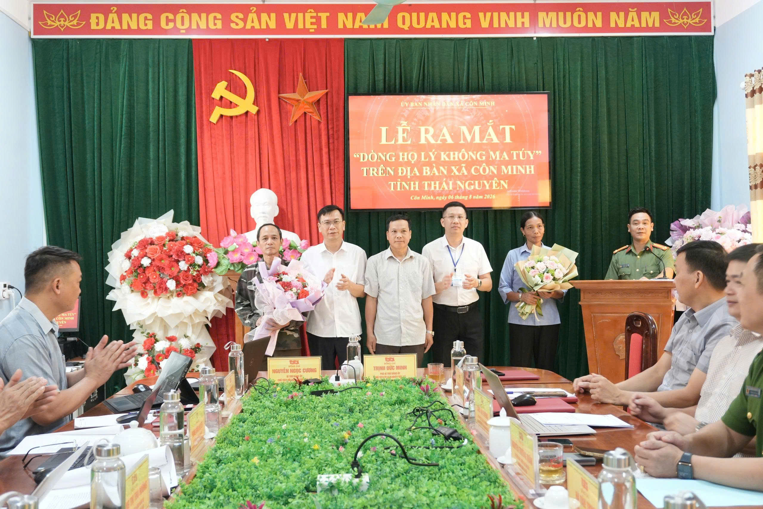 Anh-tin-bai