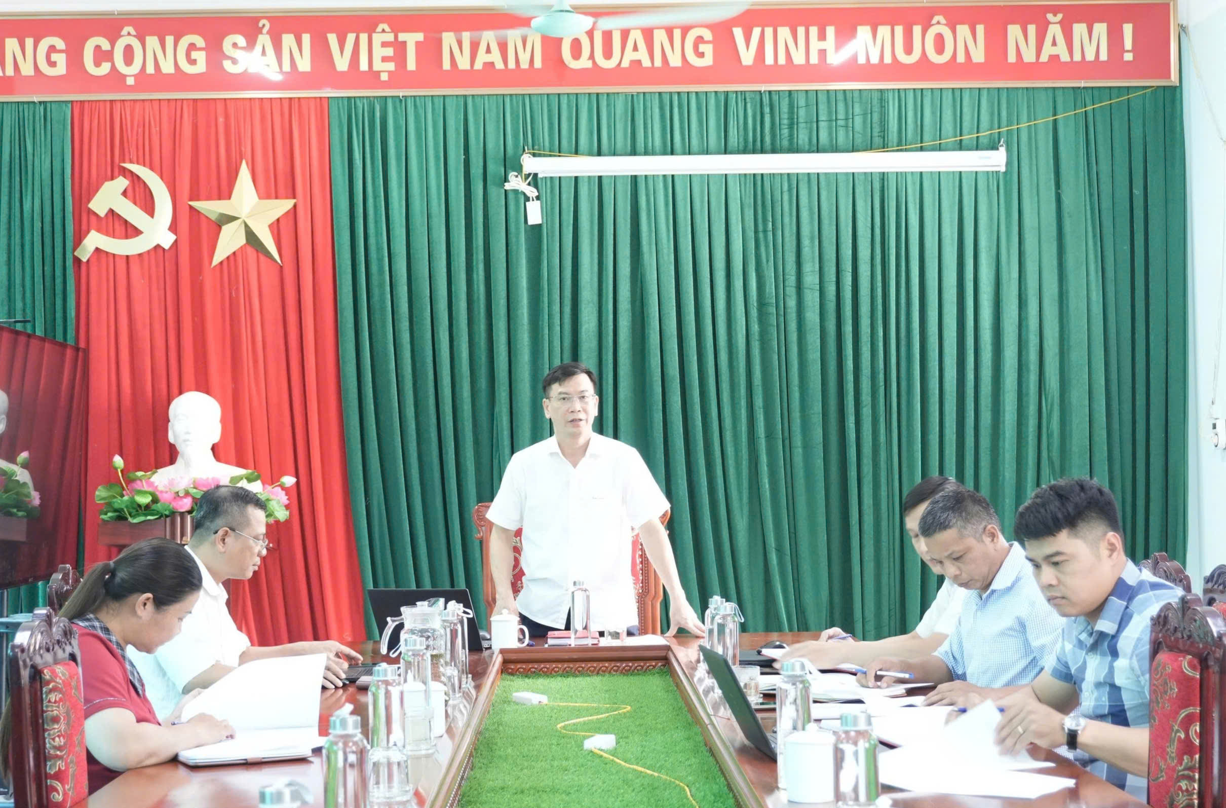 Anh-tin-bai