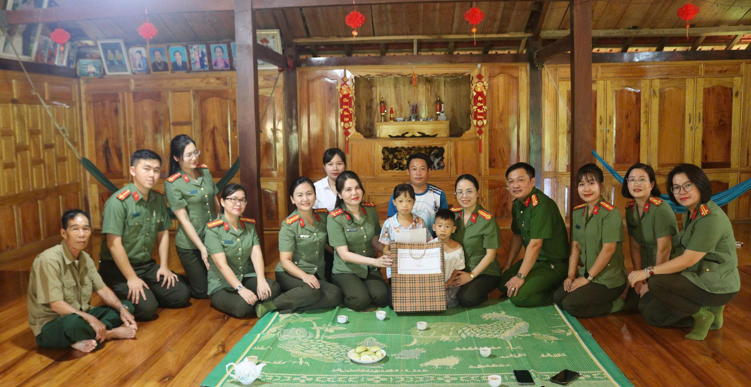 Anh-tin-bai