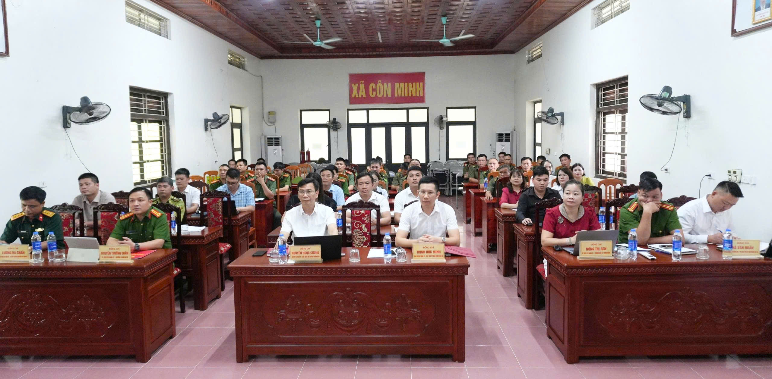 Anh-tin-bai