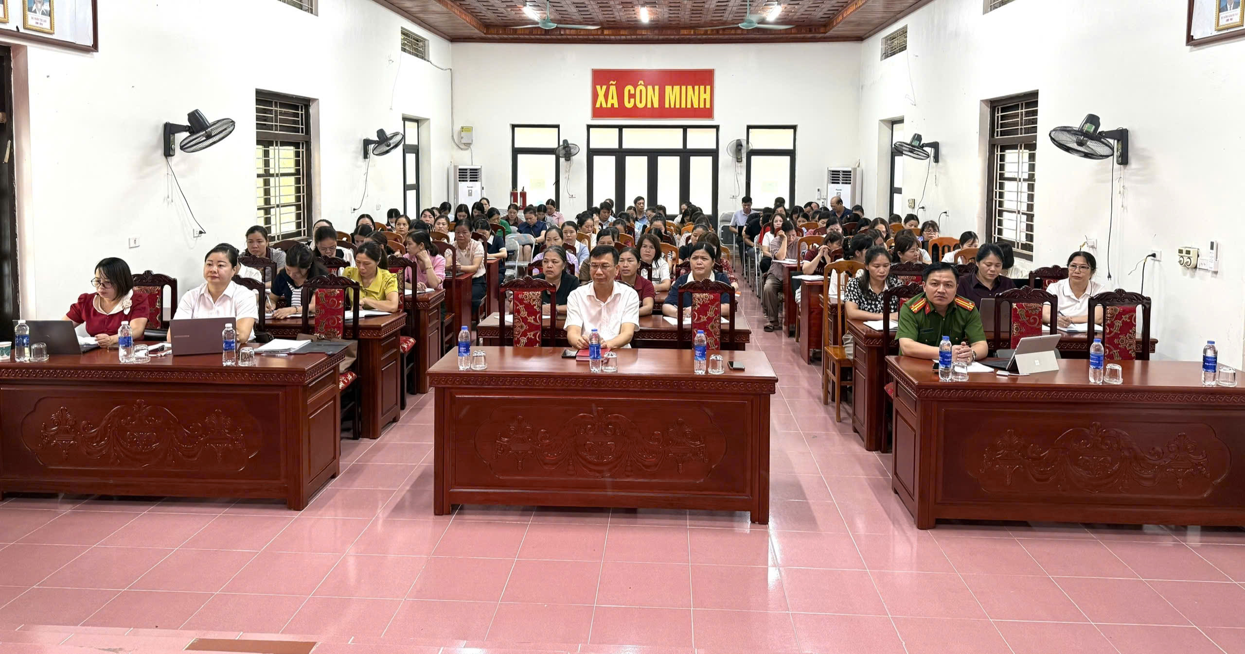 Anh-tin-bai