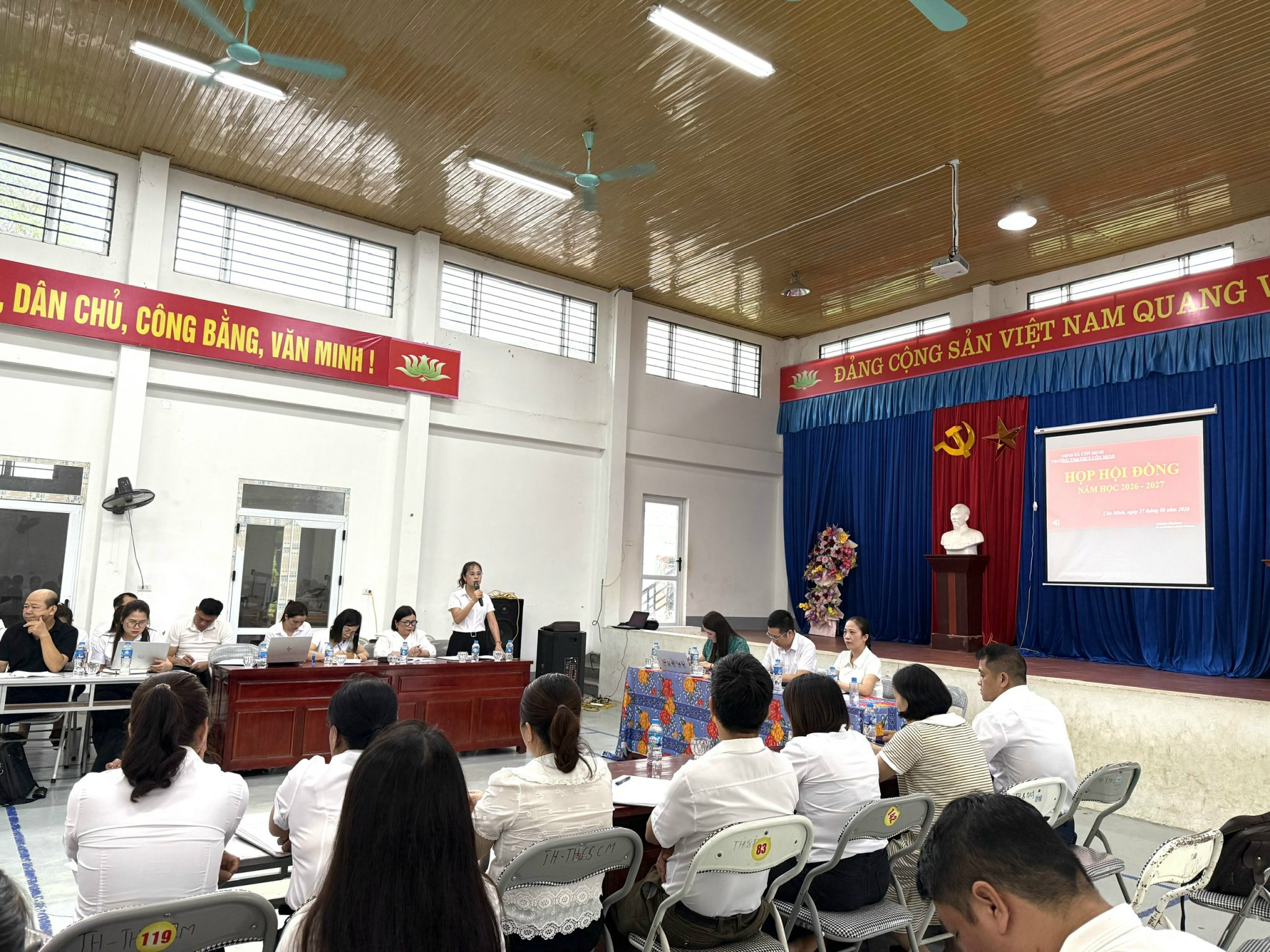 Anh-tin-bai