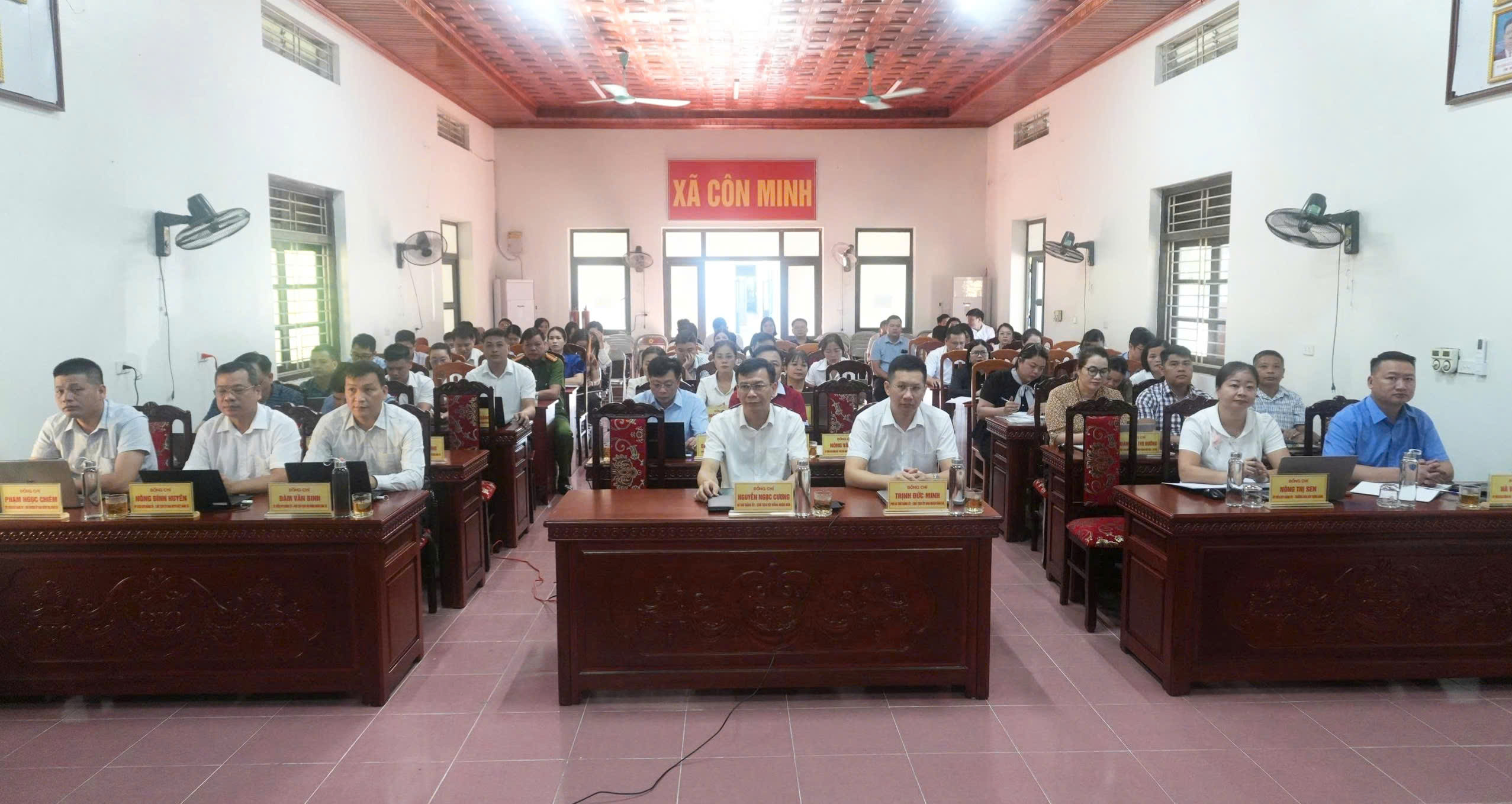 Anh-tin-bai