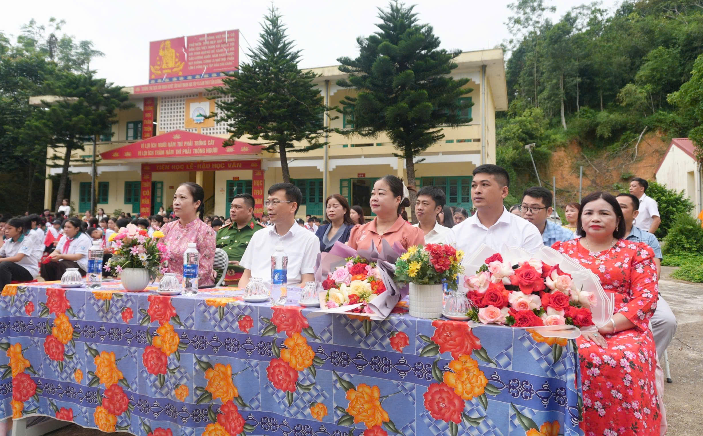 Anh-tin-bai