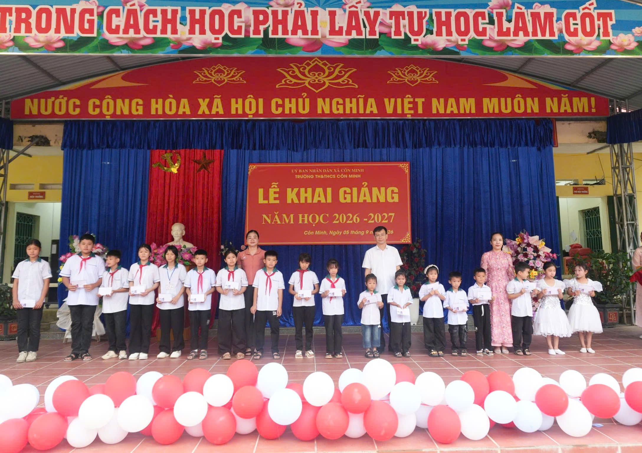 Anh-tin-bai