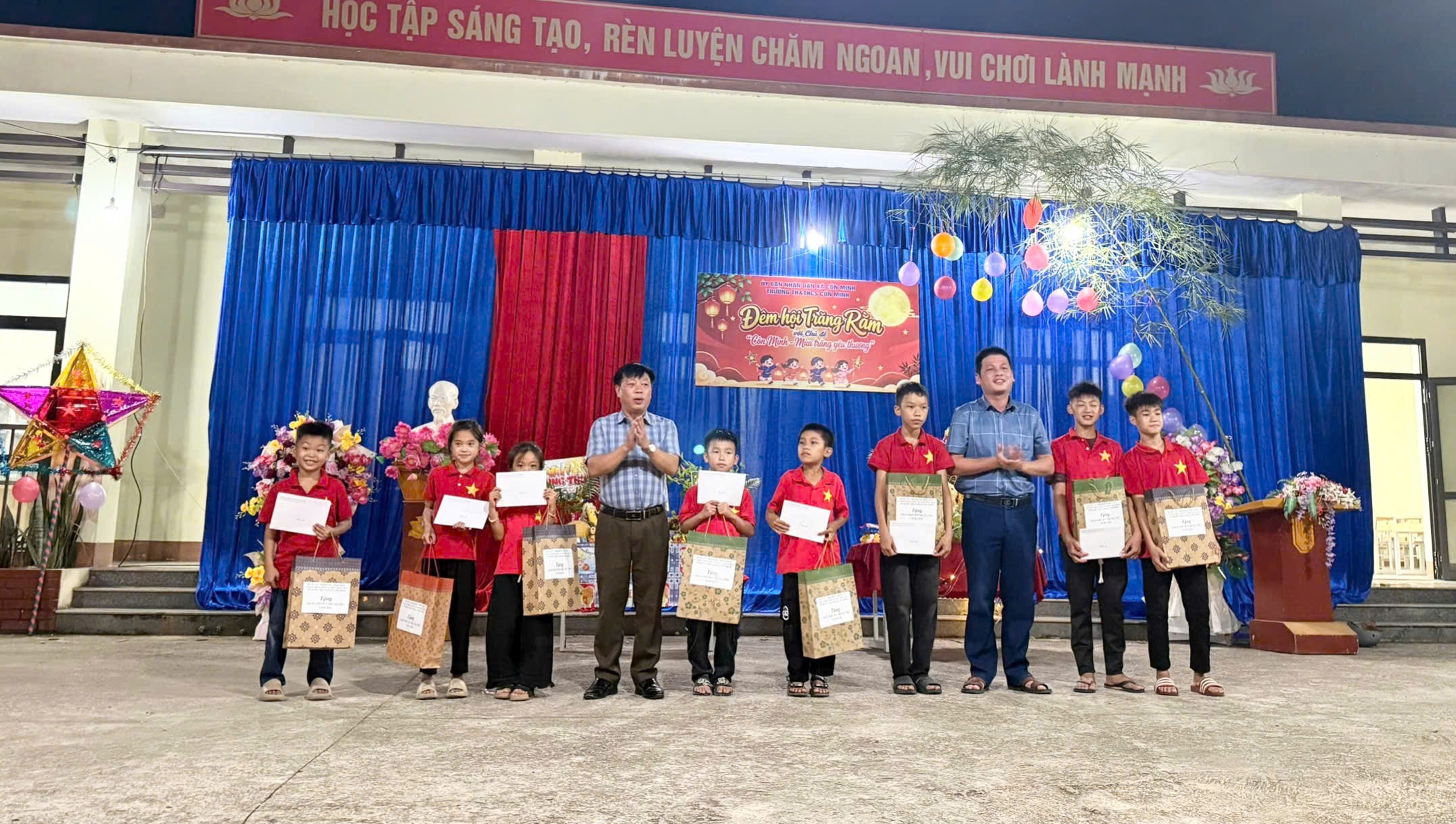 Anh-tin-bai