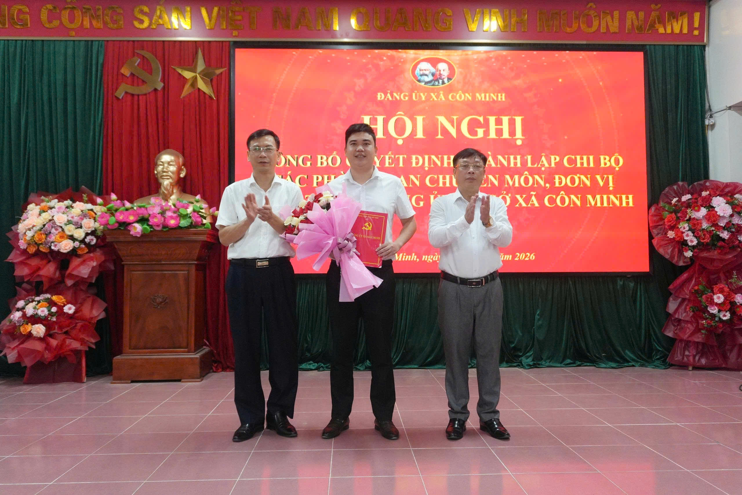 Anh-tin-bai