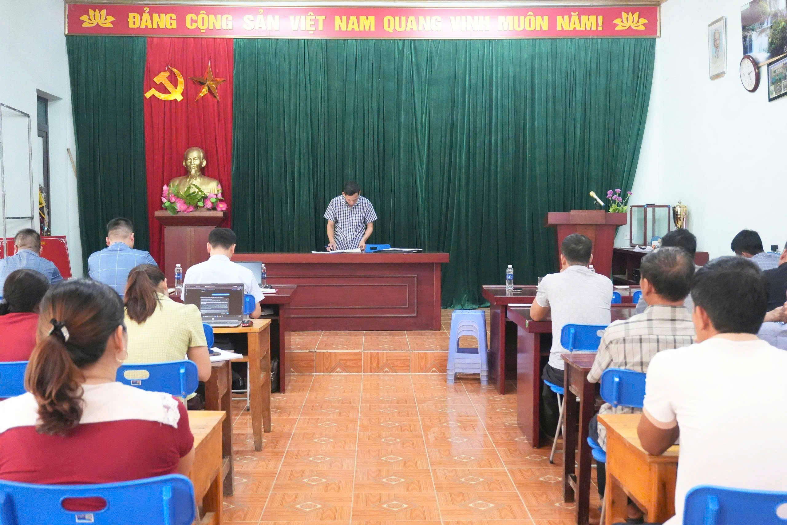 Anh-tin-bai