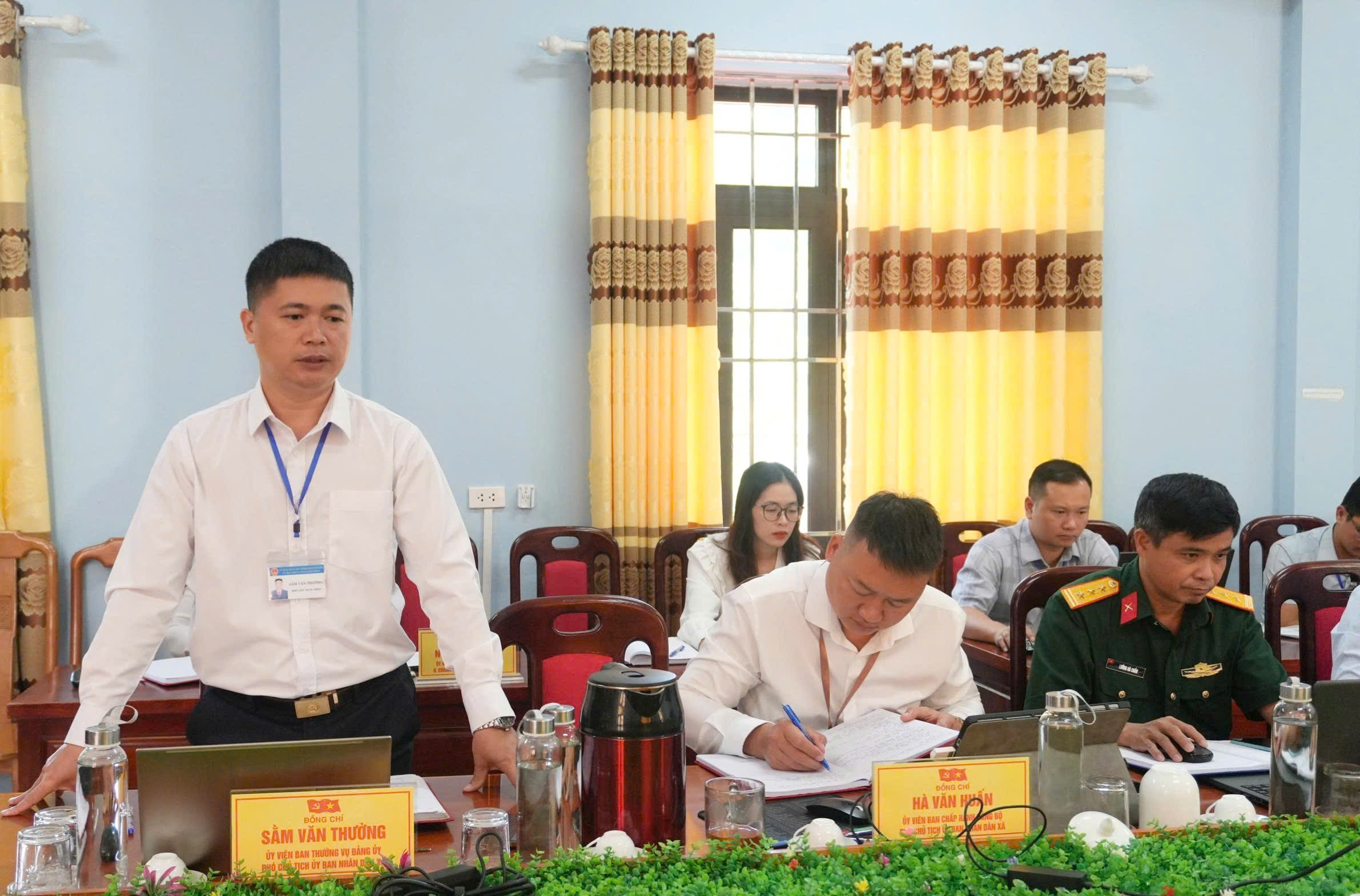 Anh-tin-bai