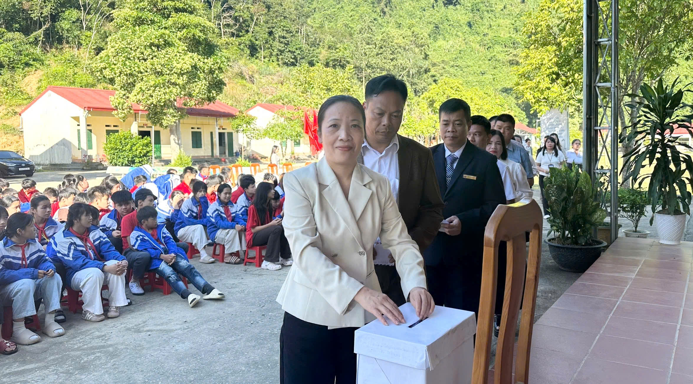 Anh-tin-bai