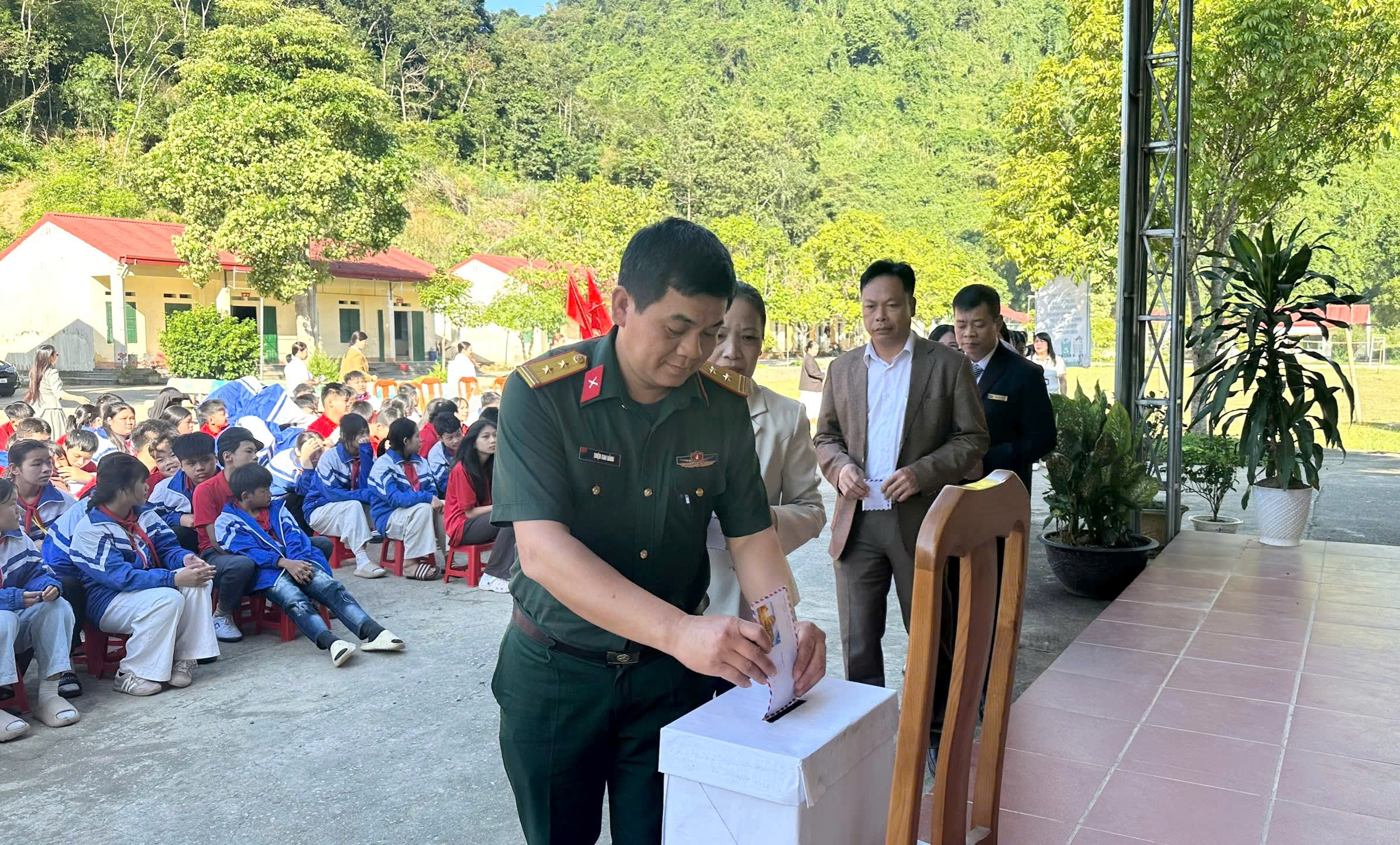 Anh-tin-bai