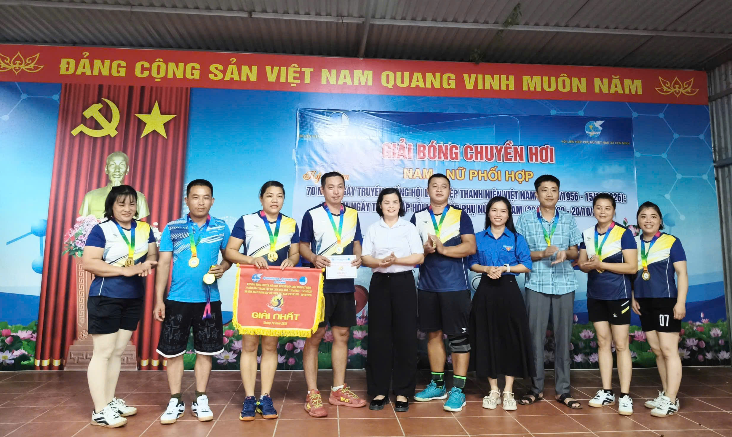 Anh-tin-bai