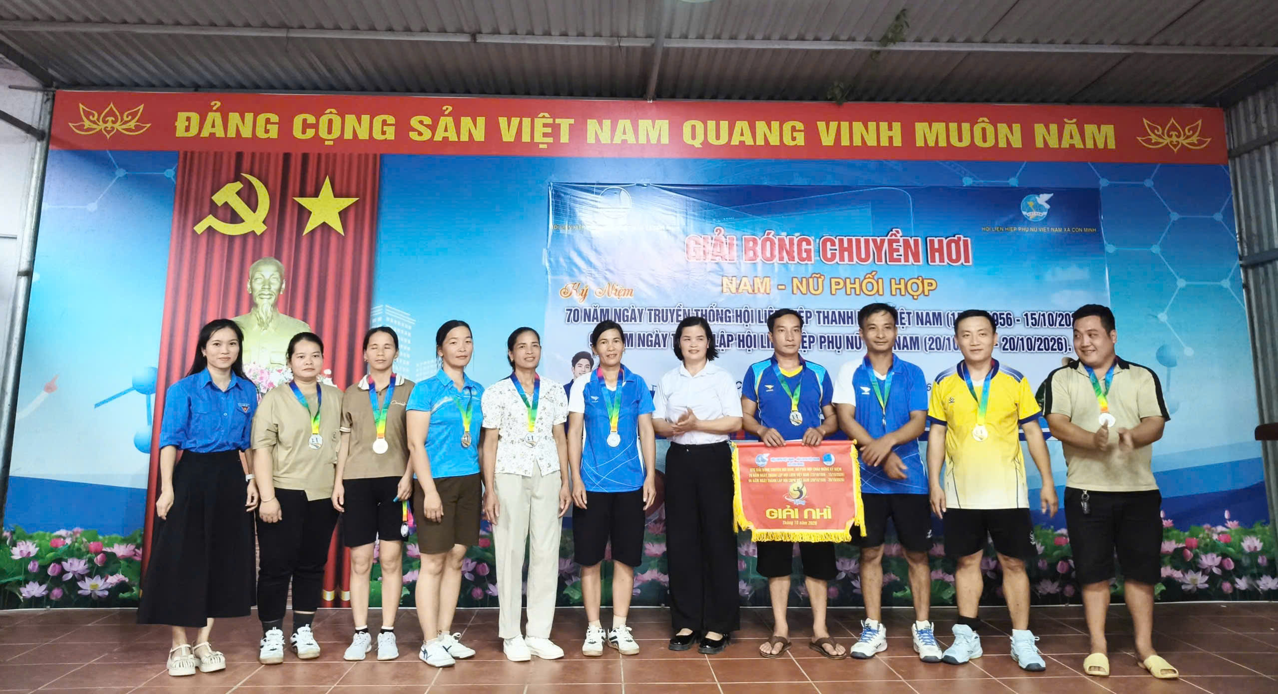 Anh-tin-bai