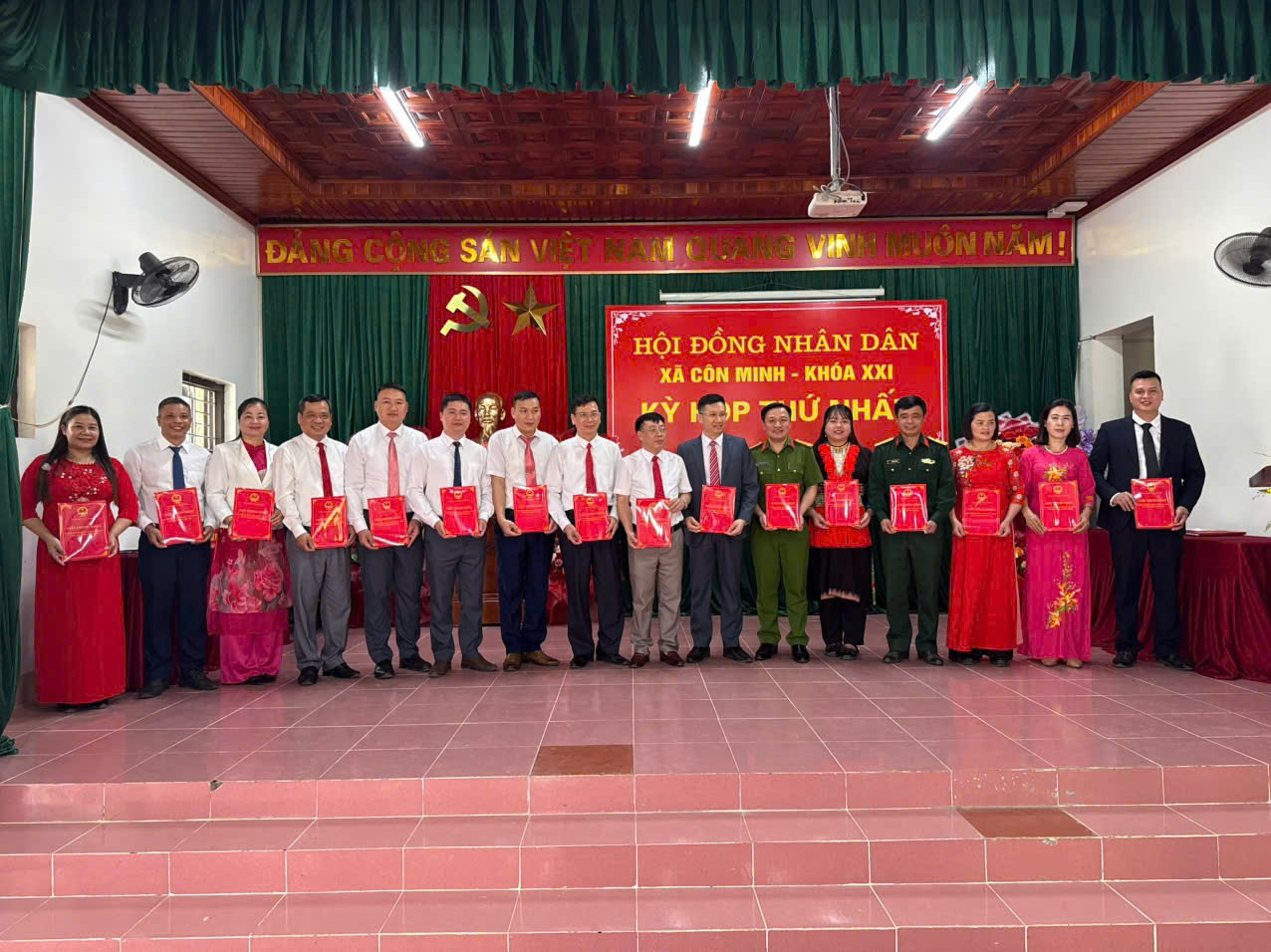 KỲ HỌP THỨ NHẤT HỘI ĐỒNG NHÂN DÂN XÃ CÔN MINH KHÓA XXI, NHIỆM KỲ 2026 – 2031