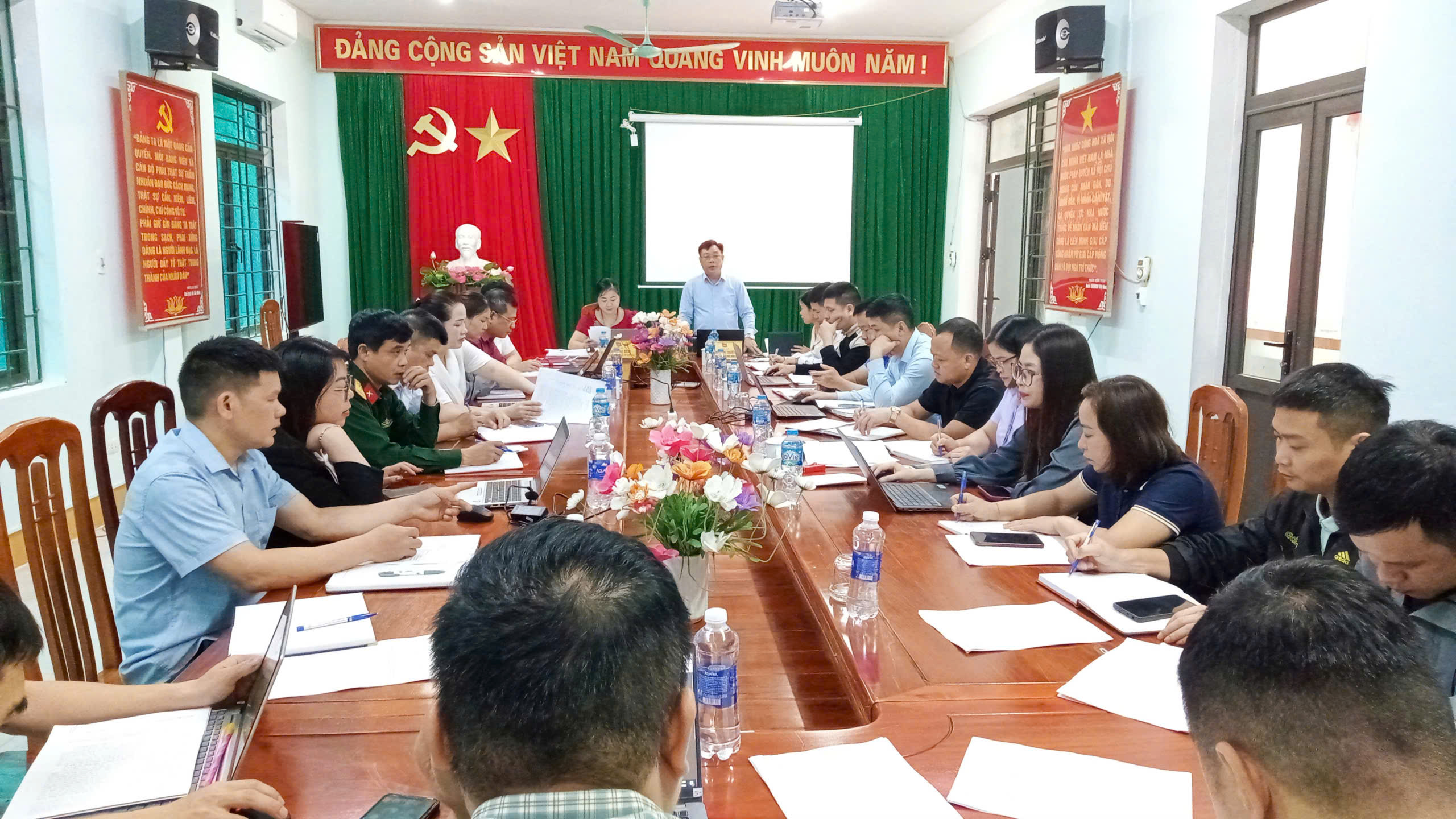 BAN CÔNG TÁC 35 ĐẢNG ỦY XÃ GIAO BAN QUÝ I, TRIỂN KHAI NHIỆM VỤ QUÝ II