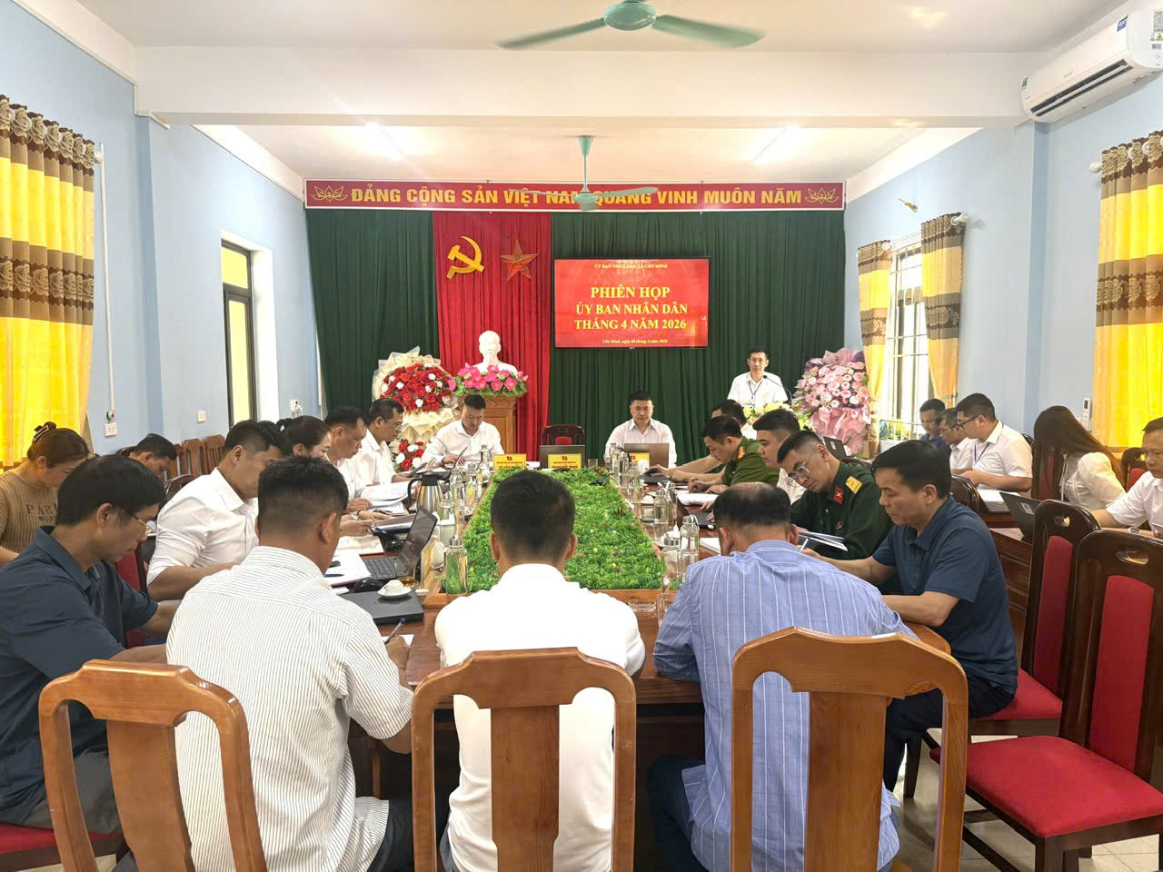 UBND xã Côn Minh tổ chức phiên họp Thường kỳ tháng 4/2026