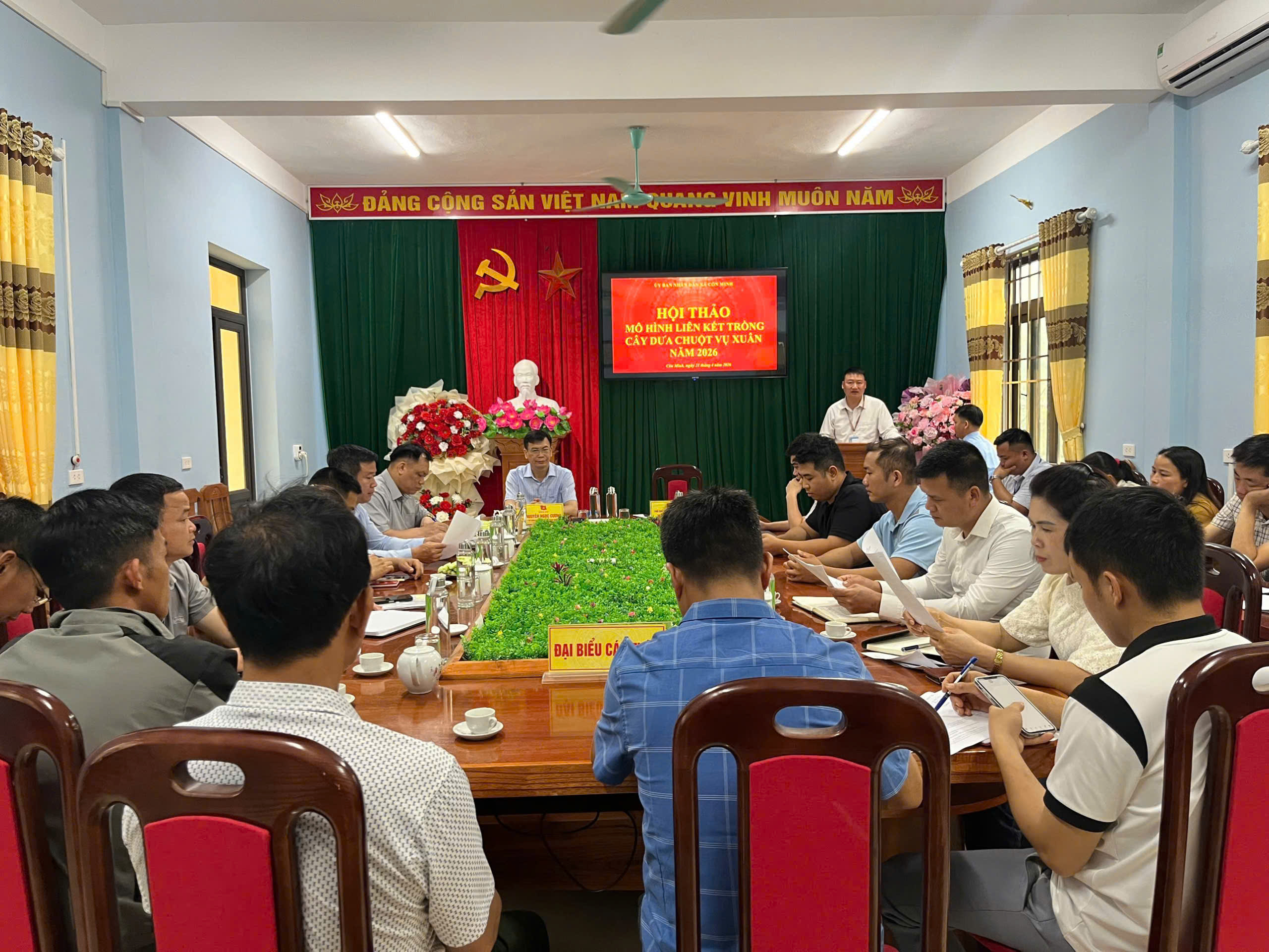 Xã Côn Minh tổ chức hội thảo mô hình liên kết trồng cây dưa chuột vụ xuân năm 2026