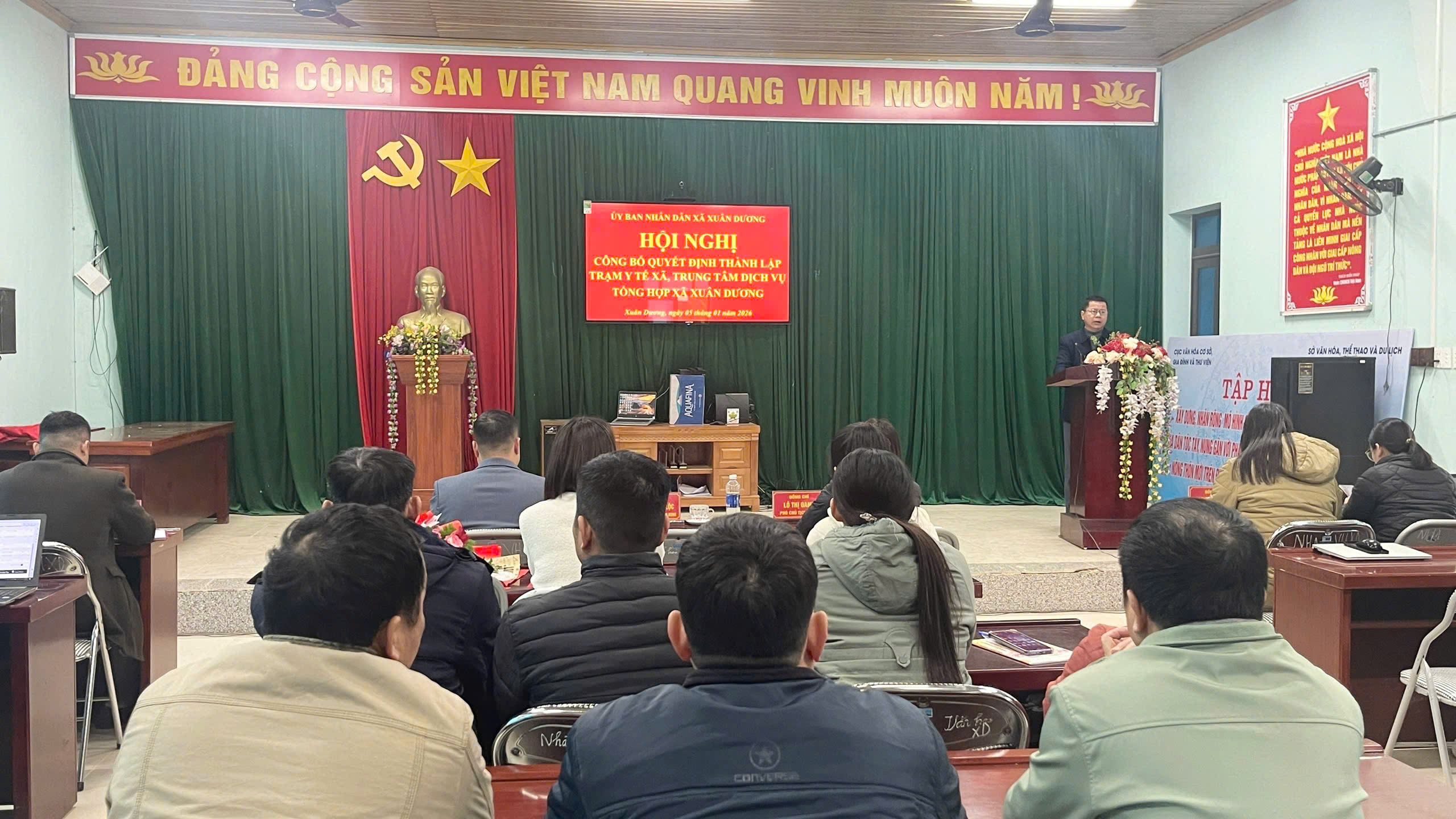 Nghị quyết số 30/NQ-HĐND ngày 19 tháng 12 năm 2025 của Hội đồng nhân dân xã Xuân Dương tạm giao biên chế cán bộ, công chức trong các cơ quan của chính quyền địa phương xã và số lượng người làm việc hưởng lương từ ngân sách nhà nước trong các đơn vị sự nghiệp công lập thuộc xã Xuân Dương năm 2026