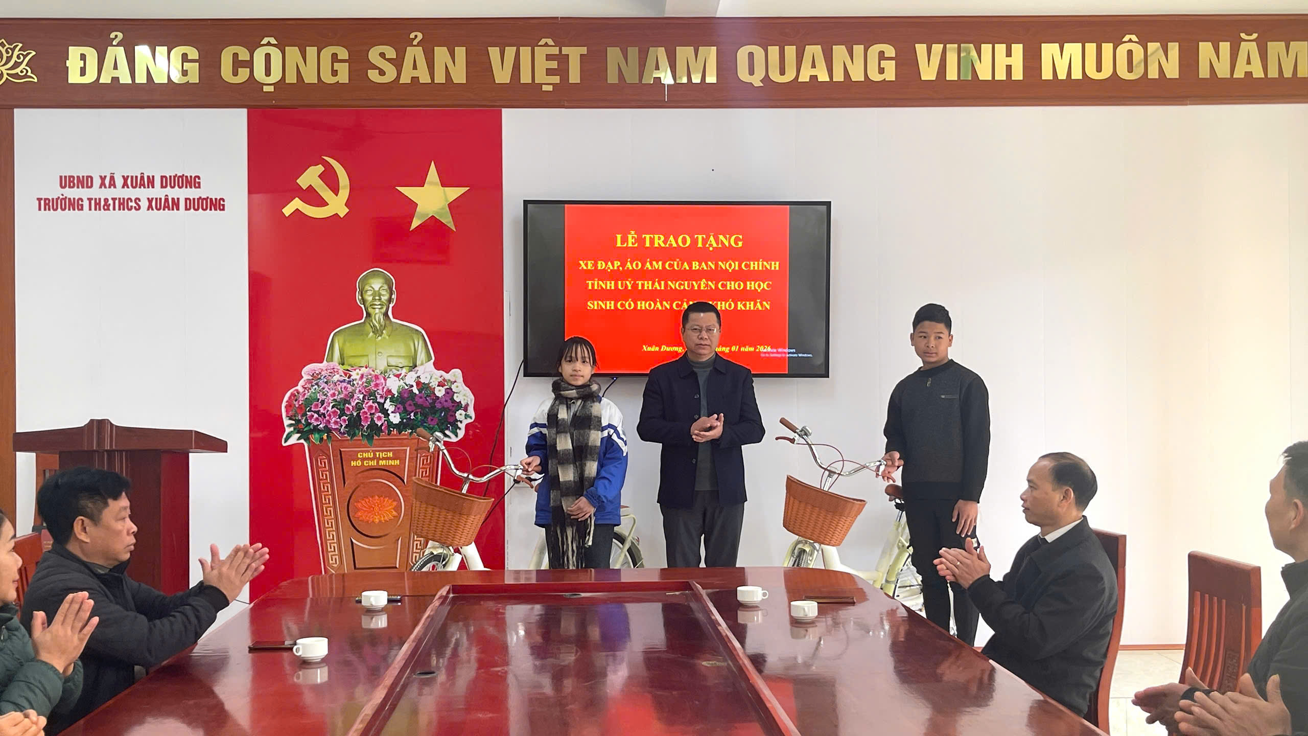 Anh-tin-bai