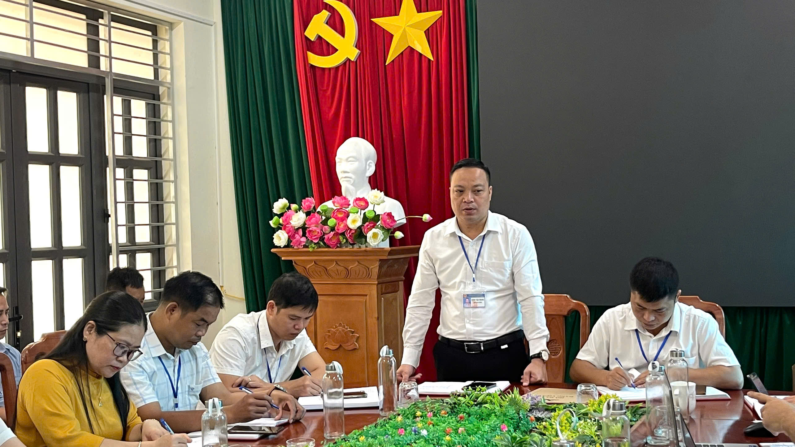 Anh-tin-bai