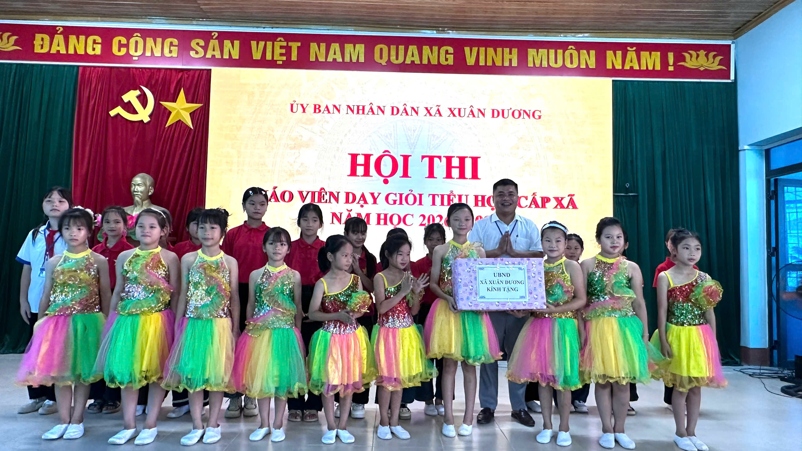 Anh-tin-bai
