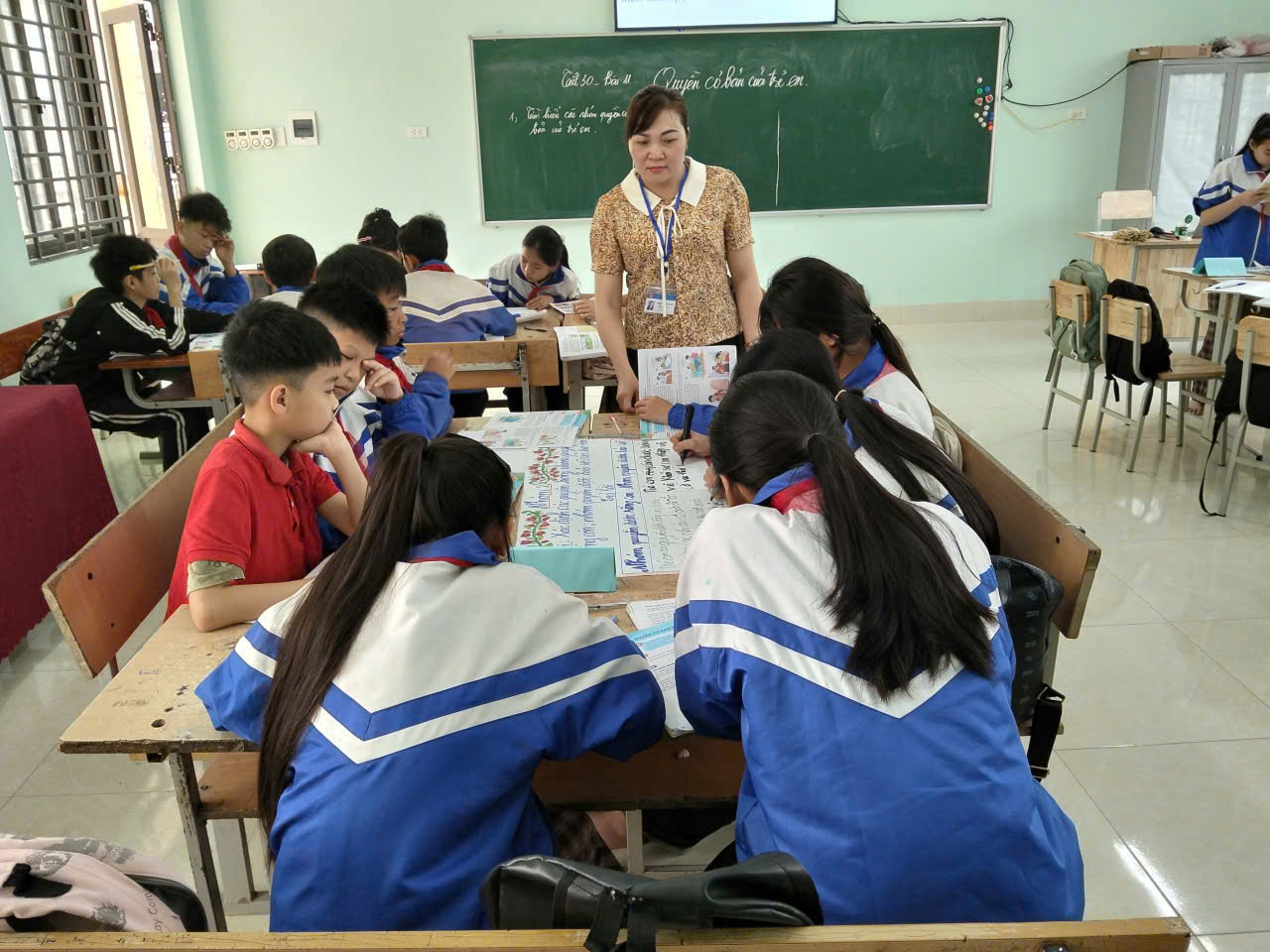 Kiểm tra về chính trị, tư tưởng trong giảng dạy môn đạo đức, giáo dục công dân; việc tổ chức triển khai các nghị quyết, chỉ thị, kết luận, quy định của Đảng tại các trường học trên địa bàn xã 
