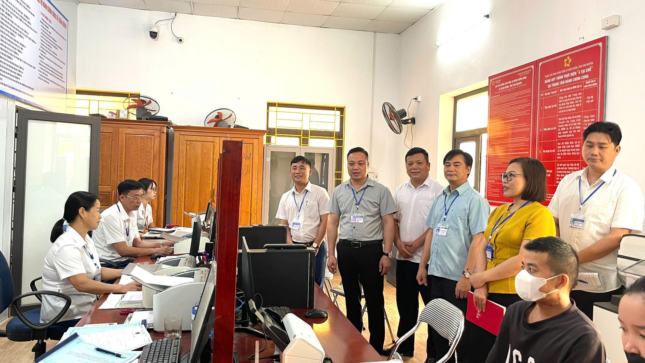 Đoàn kiểm tra Sở Nội vụ kiểm tra công vụ tại xã xuân Dương