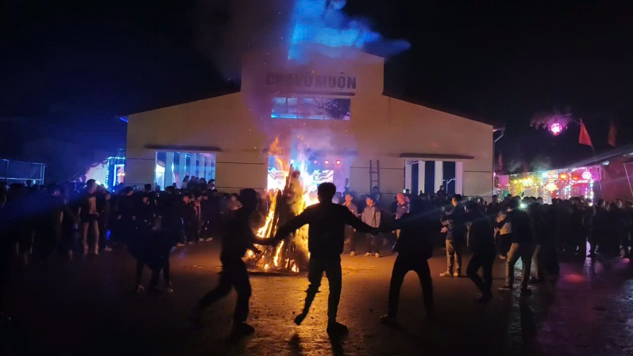 SÔI NỔI ĐÊM LỬA TRẠI HỘI XUÂN XÃ VĨNH THÔNG XUÂN BÍNH NGỌ 2026