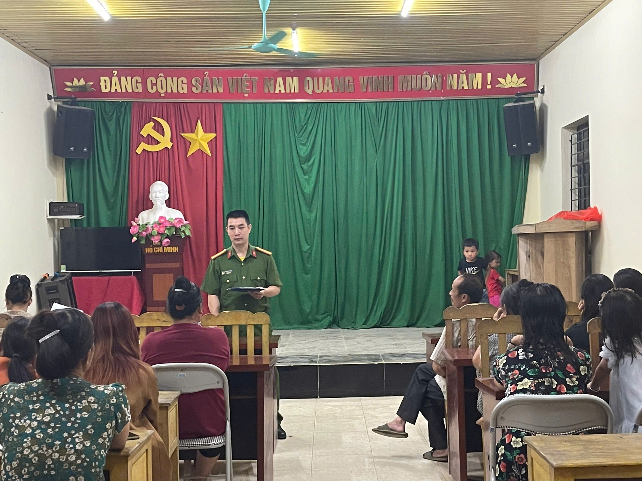 CÔNG AN XÃ VĨNH THÔNG ĐẨY MẠNH TUYÊN TRUYỀN VỀ SẮP XẾP, TỔ CHỨC LẠI THÔN TRÊN ĐỊA BÀN NĂM 2026