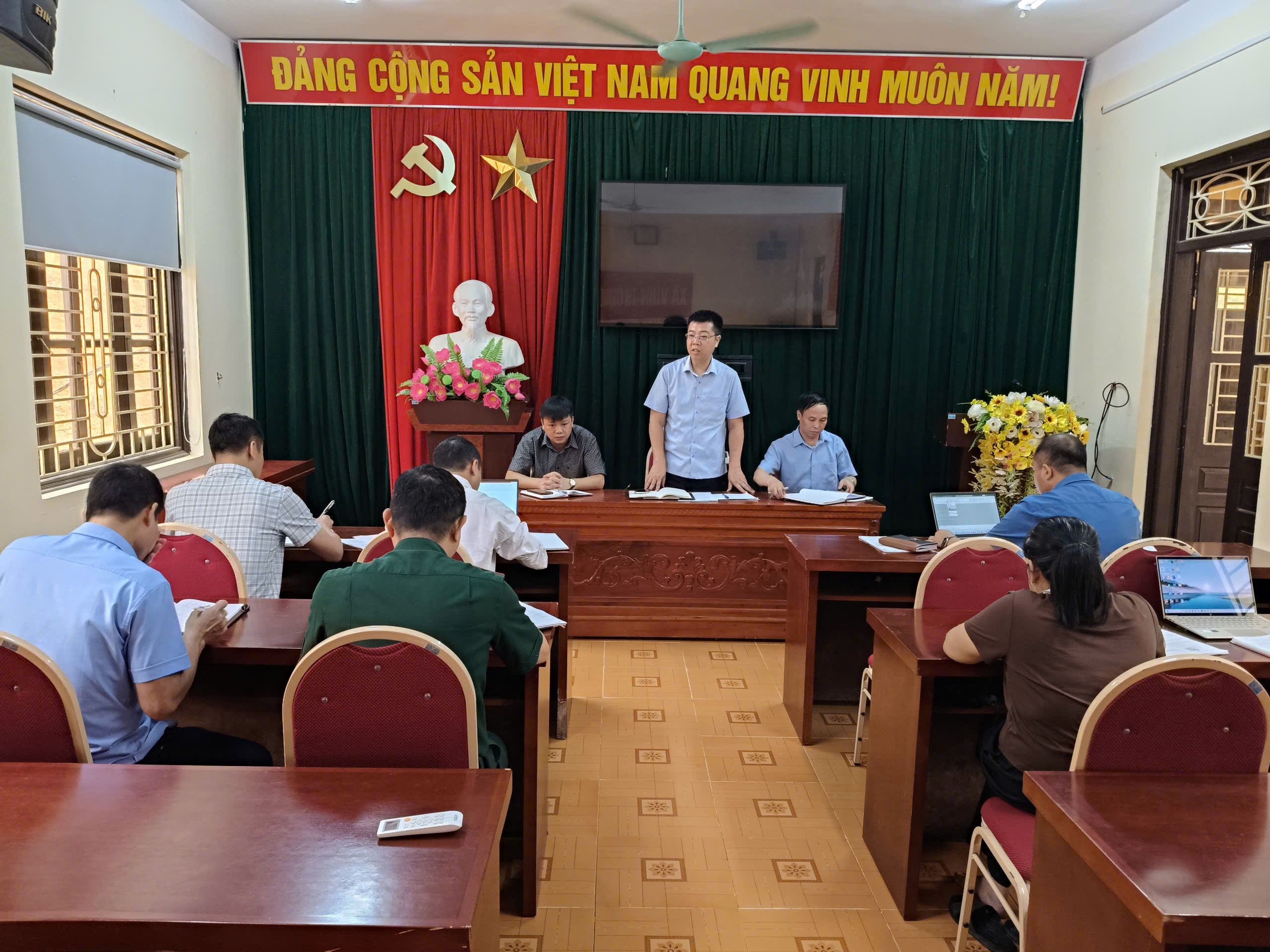 UBND XÃ VĨNH THÔNG TỔ CHỨC PHIÊN HỌP THƯỜNG KỲ THÁNG 7 NĂM 2026