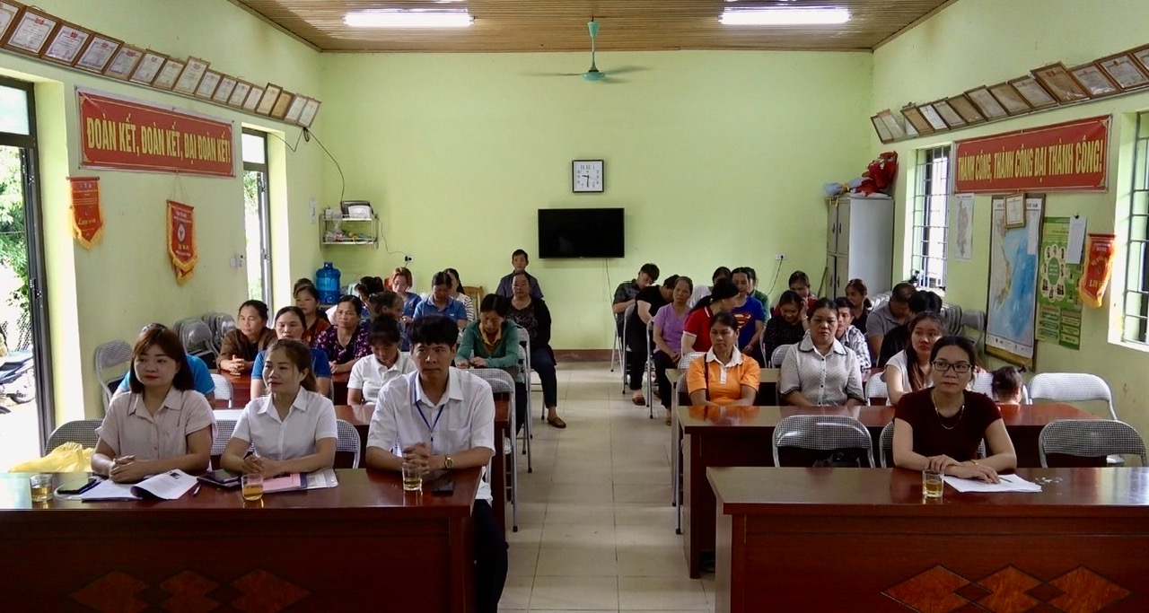 VĨNH THÔNG KHAI GIẢNG LỚP ĐÀO TẠO NGHỀ NUÔI VÀ PHÒNG TRỊ BỆNH CHO GÀ, THỦY CẦM