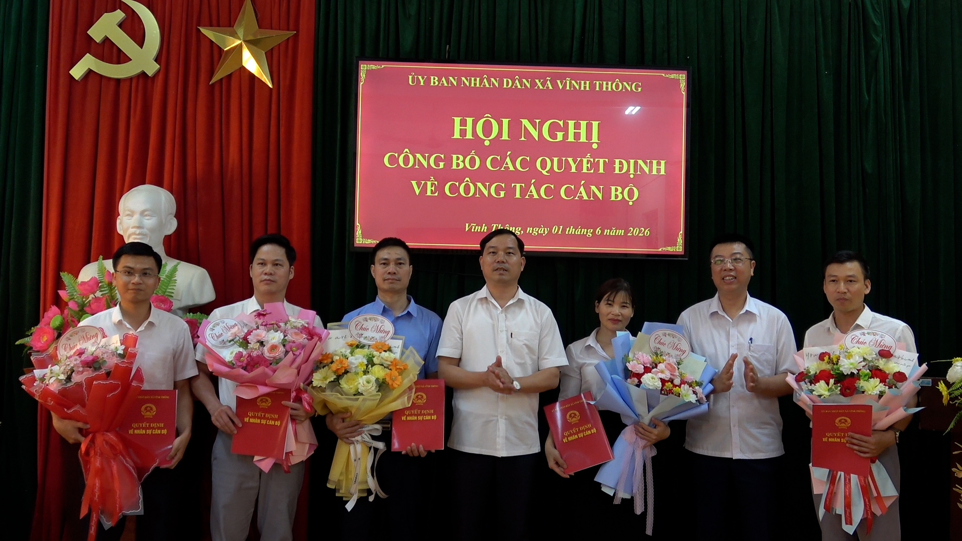 XÃ VĨNH THÔNG TỔ CHỨC HỘI NGHỊ CÔNG BỐ CÁC QUYẾT ĐỊNH VỀ CÔNG TÁC CÁN BỘ
