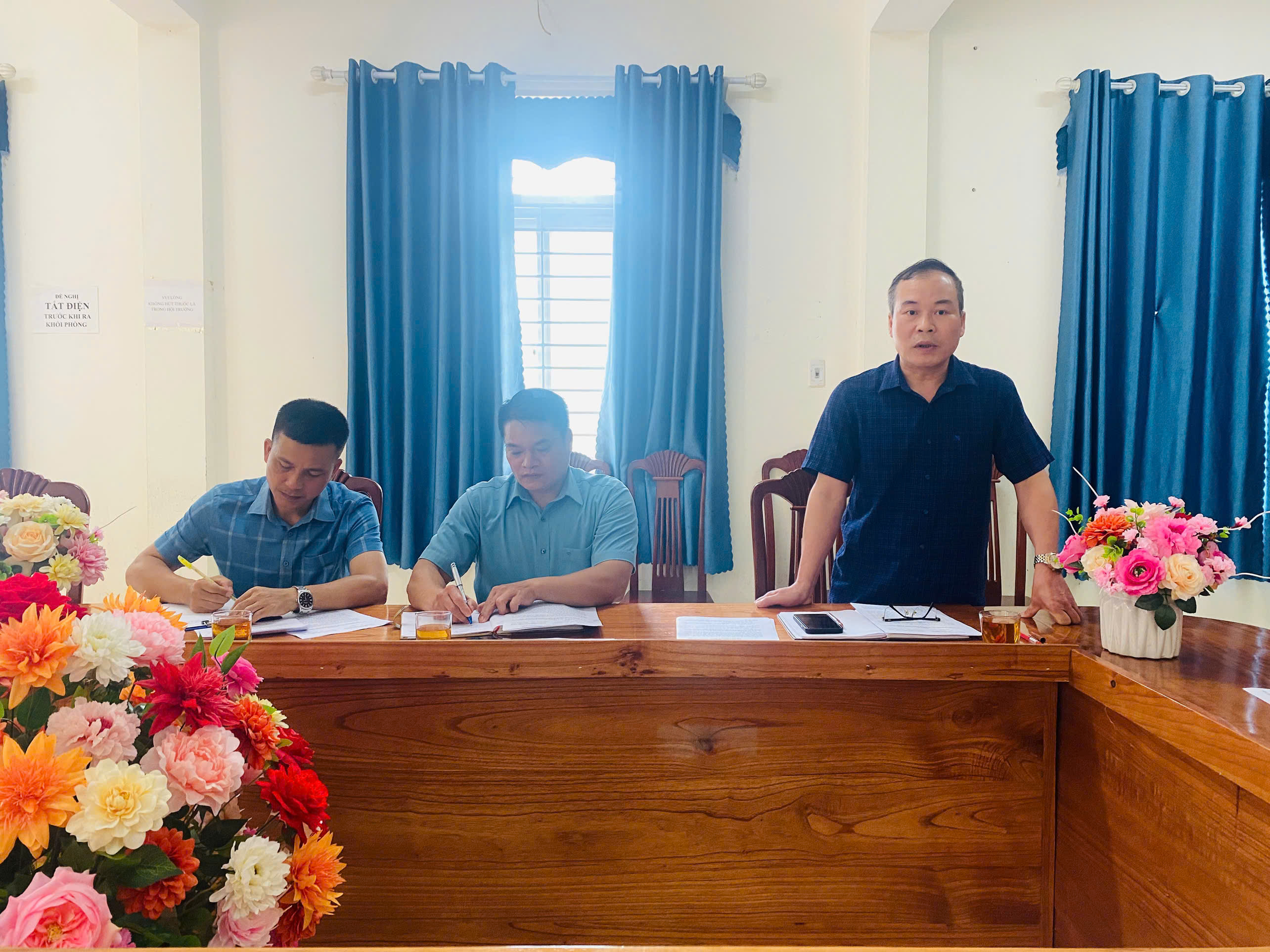 Anh-tin-bai
