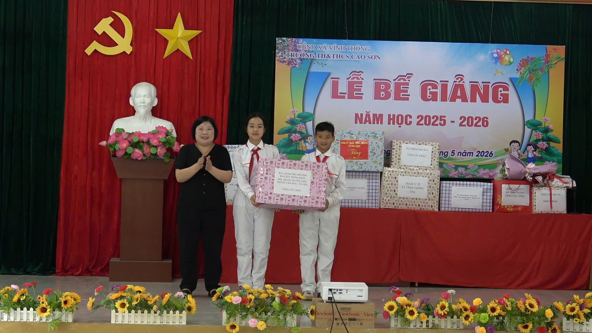 Anh-tin-bai