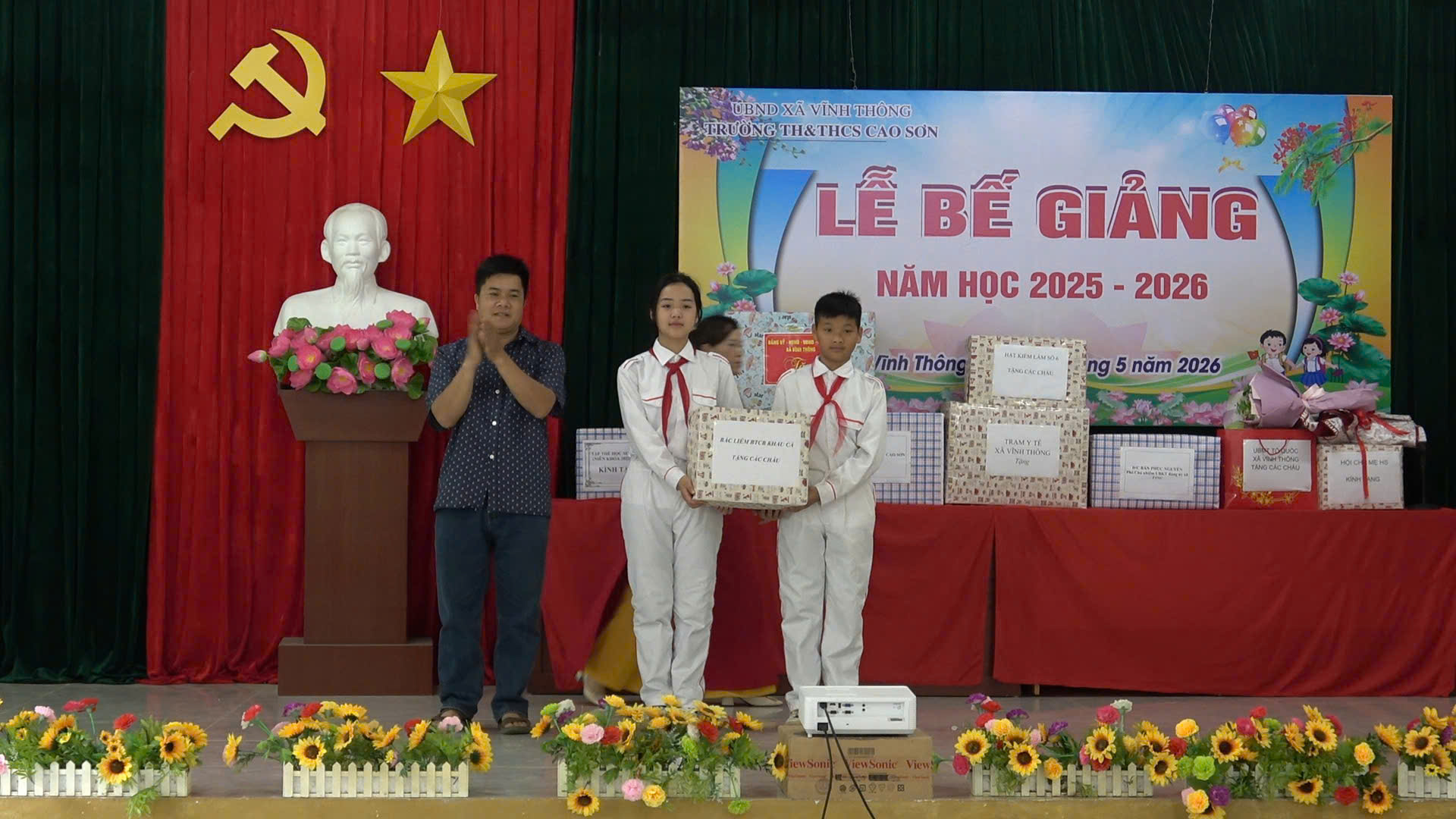Anh-tin-bai