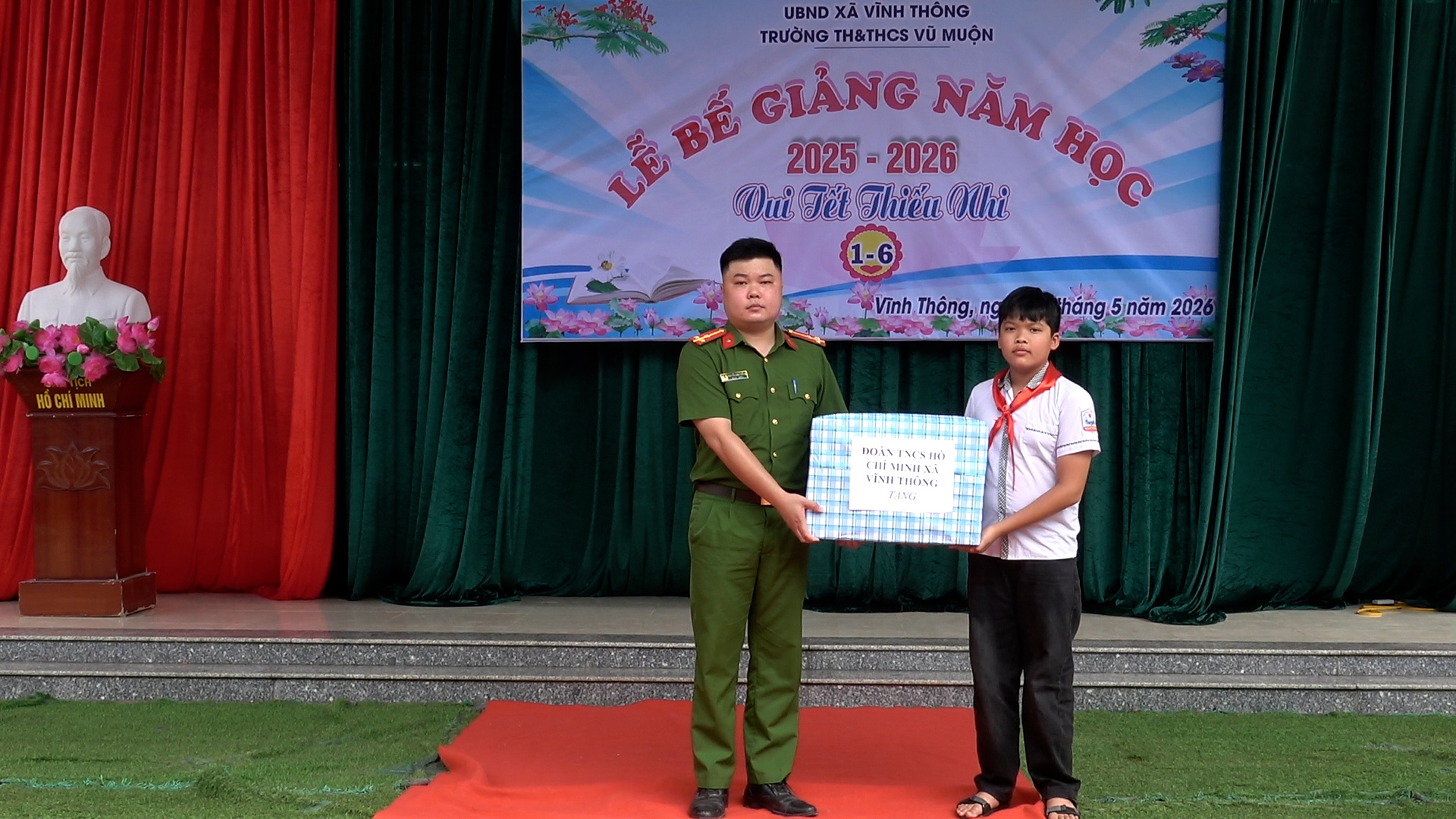 Anh-tin-bai