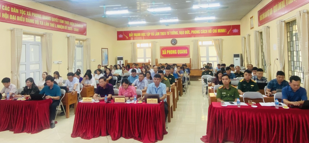 XÃ PHONG QUANG THAM DỰ HỘI NGHỊ TOÀN QUỐC NGHIÊN  CỨU, HỌC TẬP, QUÁN TRIỆT VÀ TRIỂN KHAI THỰC HIỆN NGHỊ QUYẾT HỘI NGHỊ LẦN THỨ HAI BAN CHẤP HÀNH TRUNG ƯƠNG ĐẢNG KHÓA XIV