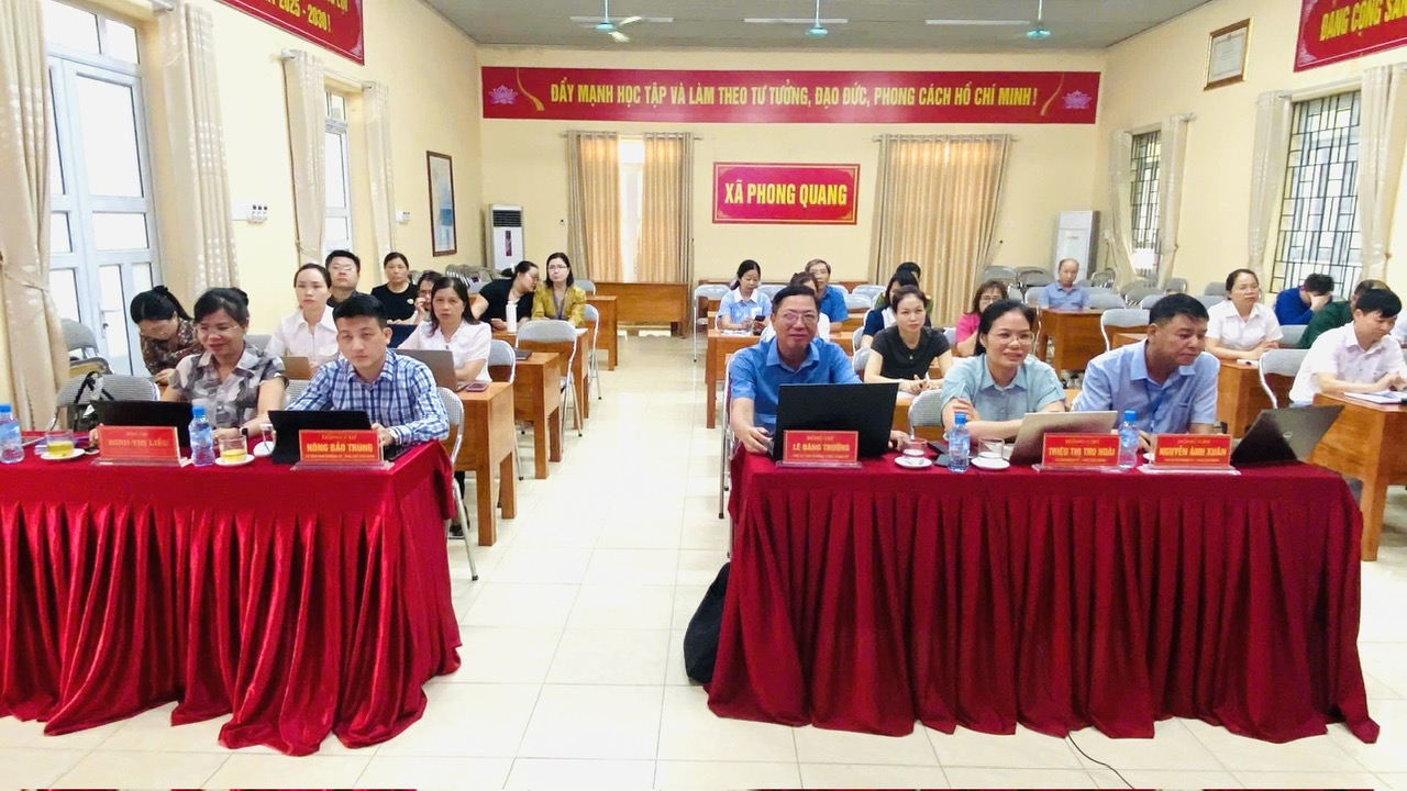 XÃ PHONG QUANG THAM DỰ HỘI NGHỊ TRỰC TUYẾN TRIỂN KHAI THÁNG CAO ĐIỂM KHÁM SỨC KHỎE ĐỊNH KỲ CHO NHÂN DÂN