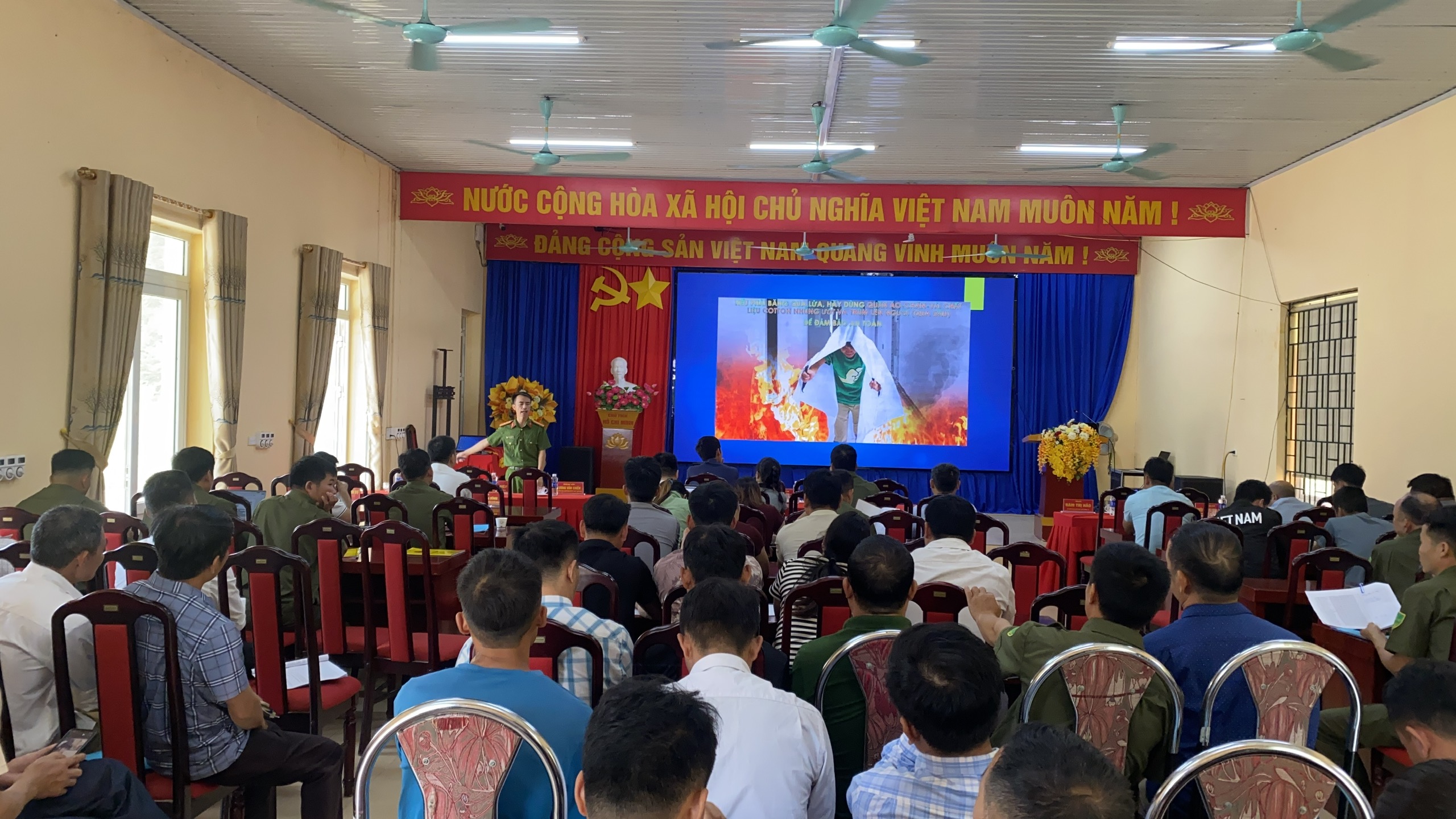 Huấn luyện nghiệp vụ phòng cháy chữa cháy và cứu nạn cứu hộ năm 2026