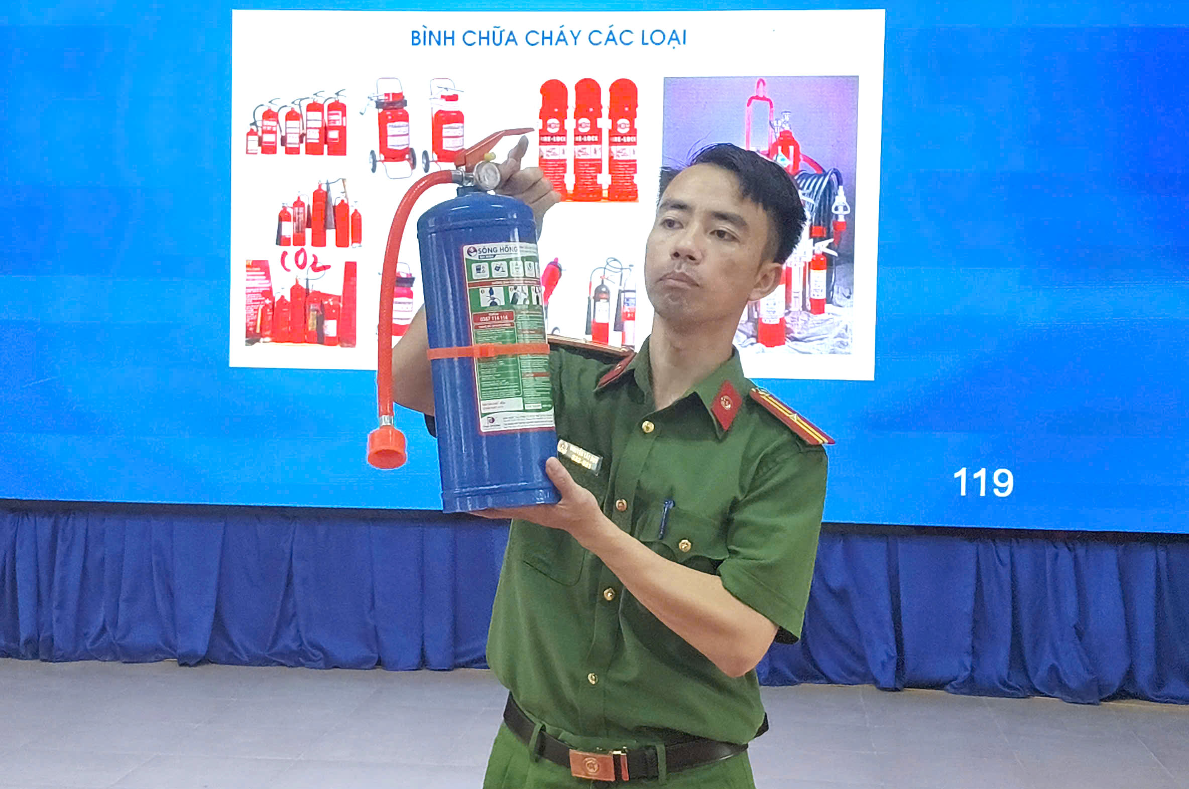 Huấn luyện nghiệp vụ phòng cháy chữa cháy và cứu nạn cứu hộ