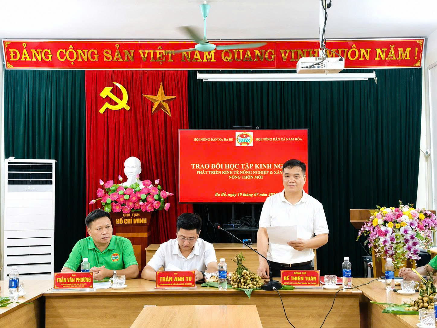 Hội Nông dân xã Nam Hòa trao đổi, học tập kinh nghiệm phát triển kinh tế nông nghiệp và xây dựng nông thôn mới tại Ba Bể
