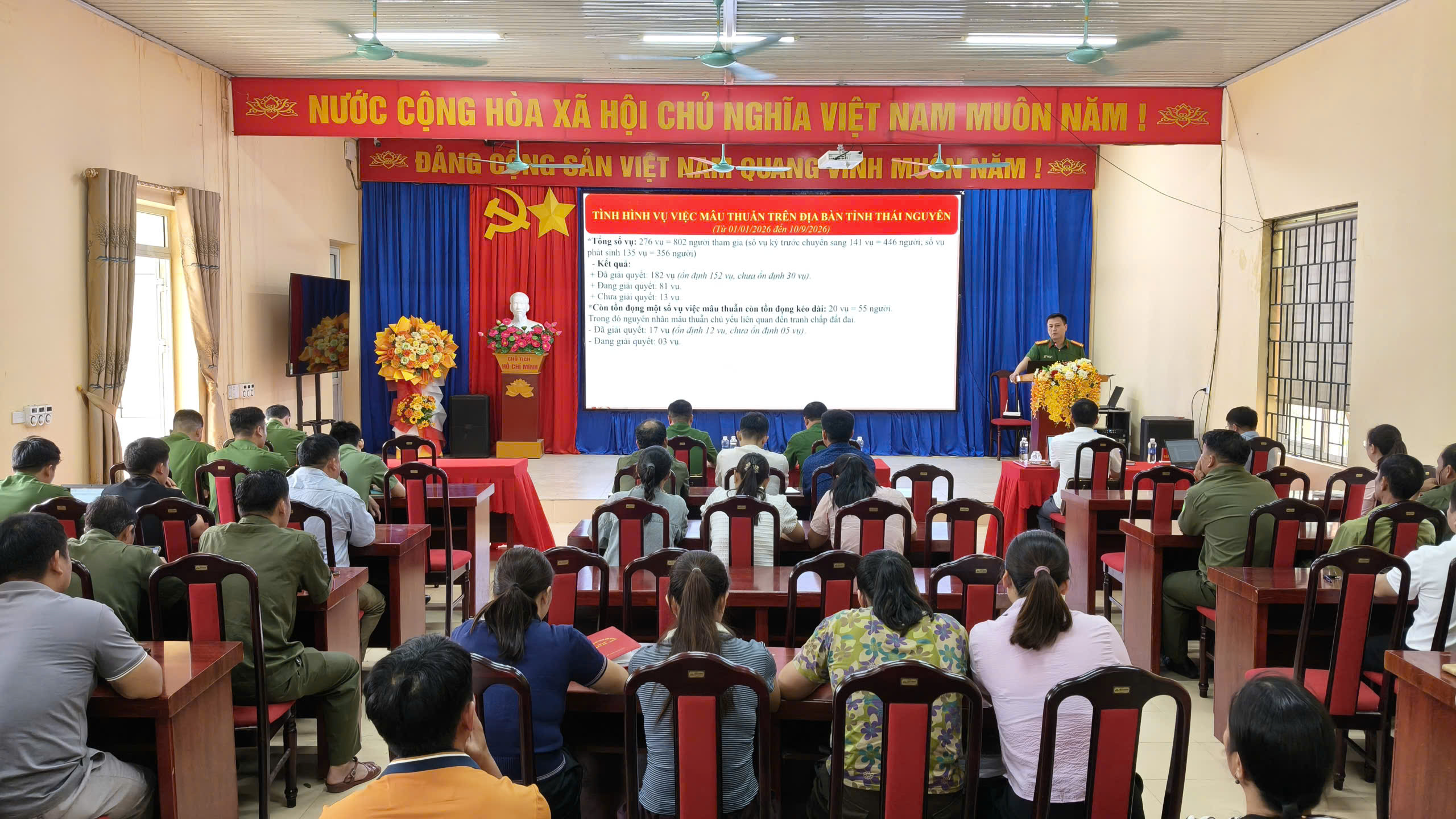 “Tuyên truyền Đề án 06/CP và công tác nắm tình hình, giải quyết mâu thuẫn trong nội bộ Nhân dân”