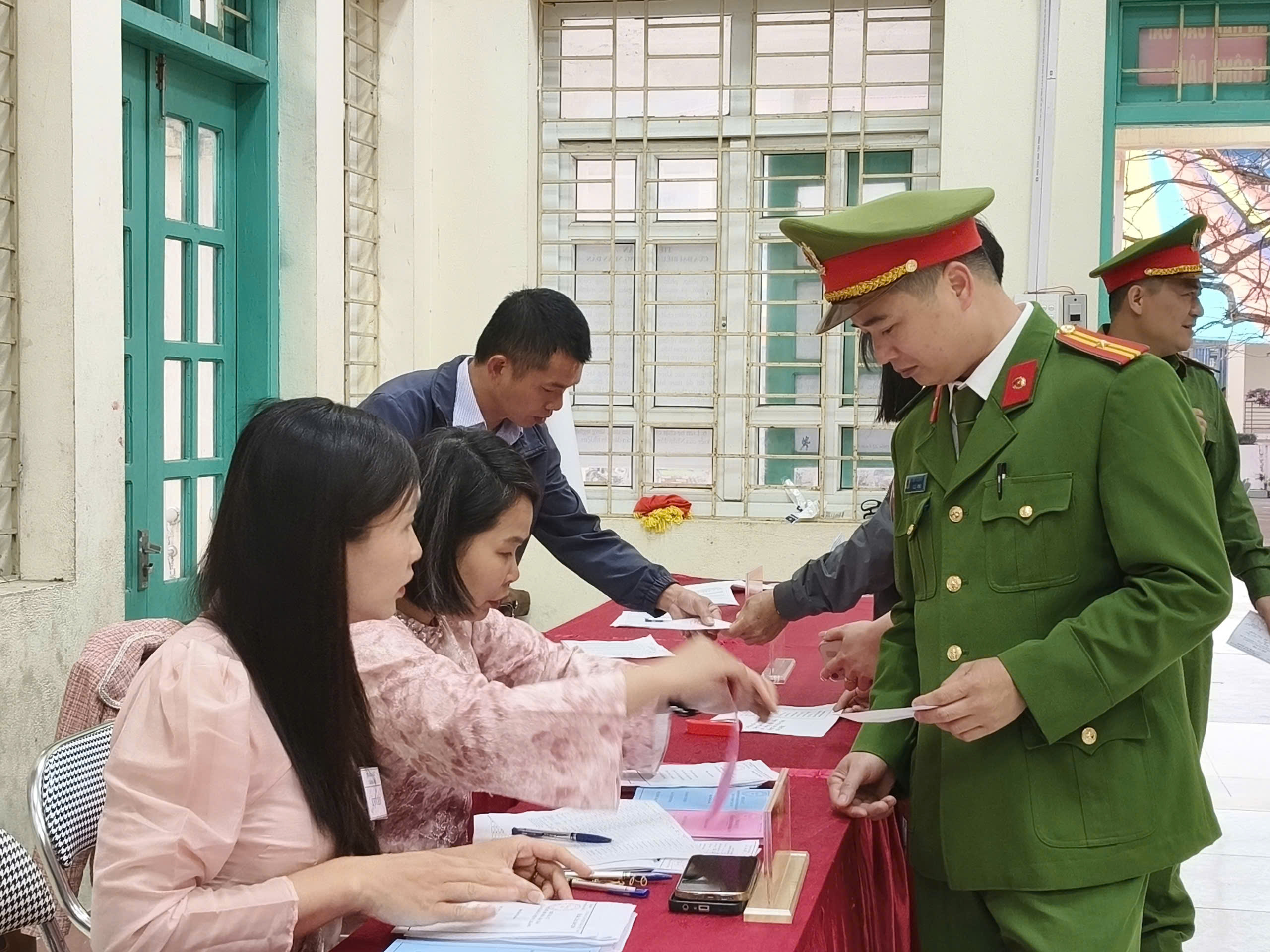 Cập nhật tỷ lệ cử tri tham gia bỏ phiếu tại xã Ba Bể