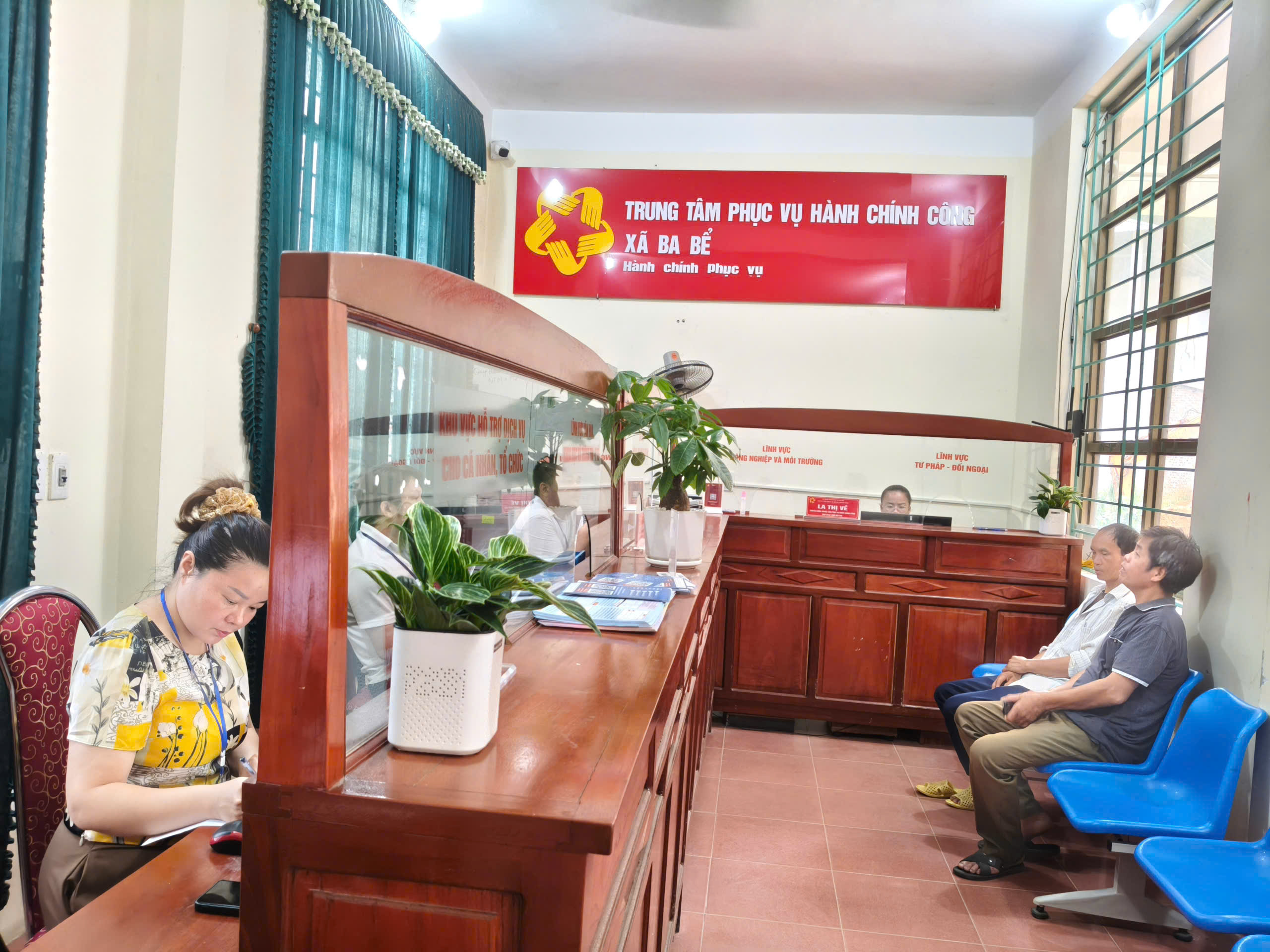 Anh-tin-bai