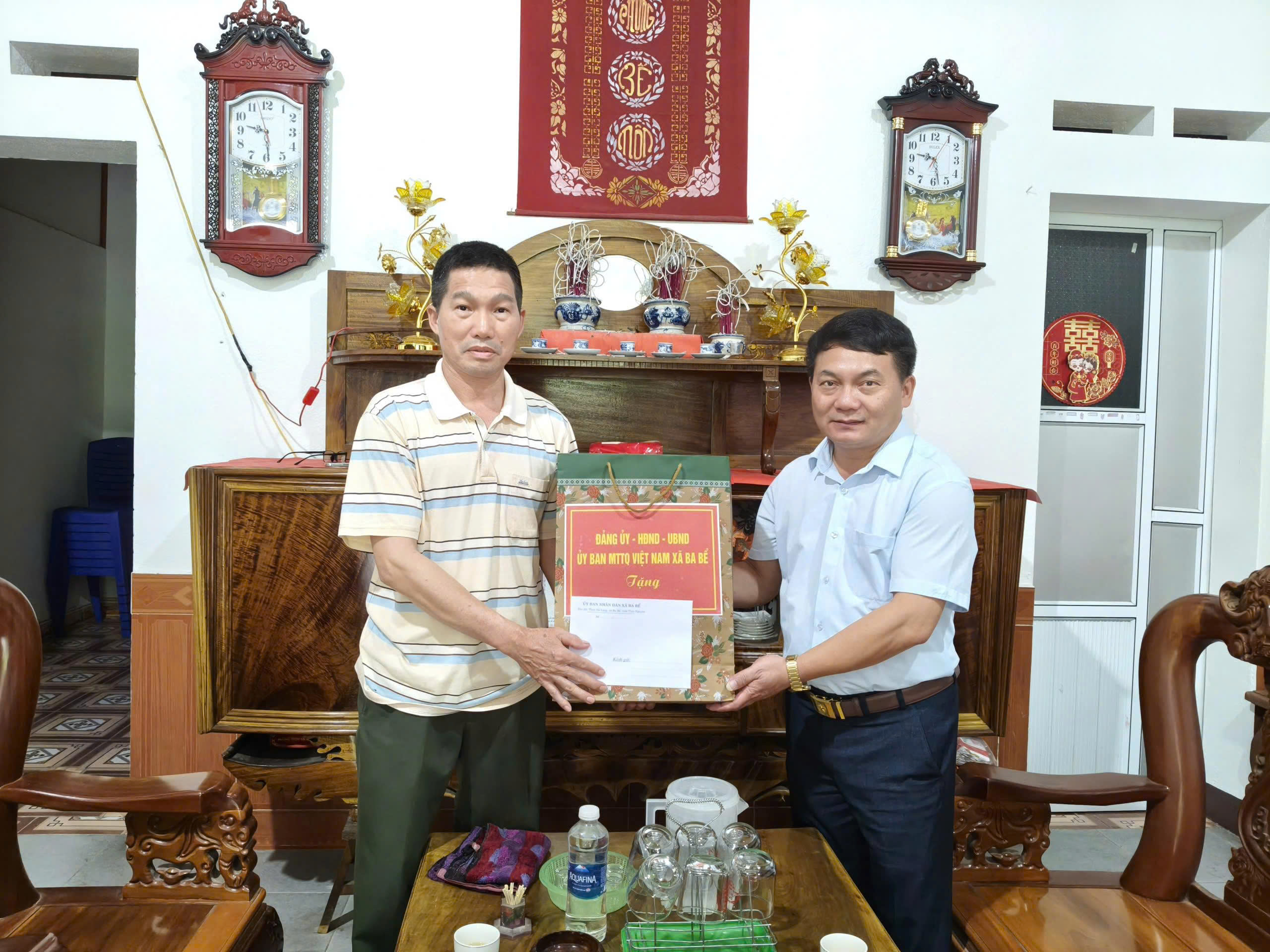 Anh-tin-bai