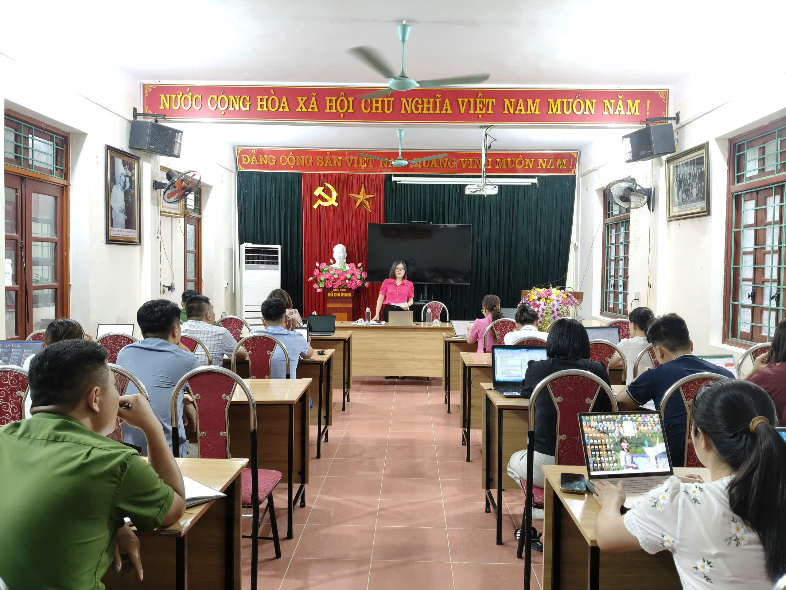 Họp Tổ công tác triển khai nhiệm vụ thu thập, cập nhật và tạo lập dữ liệu đất đai